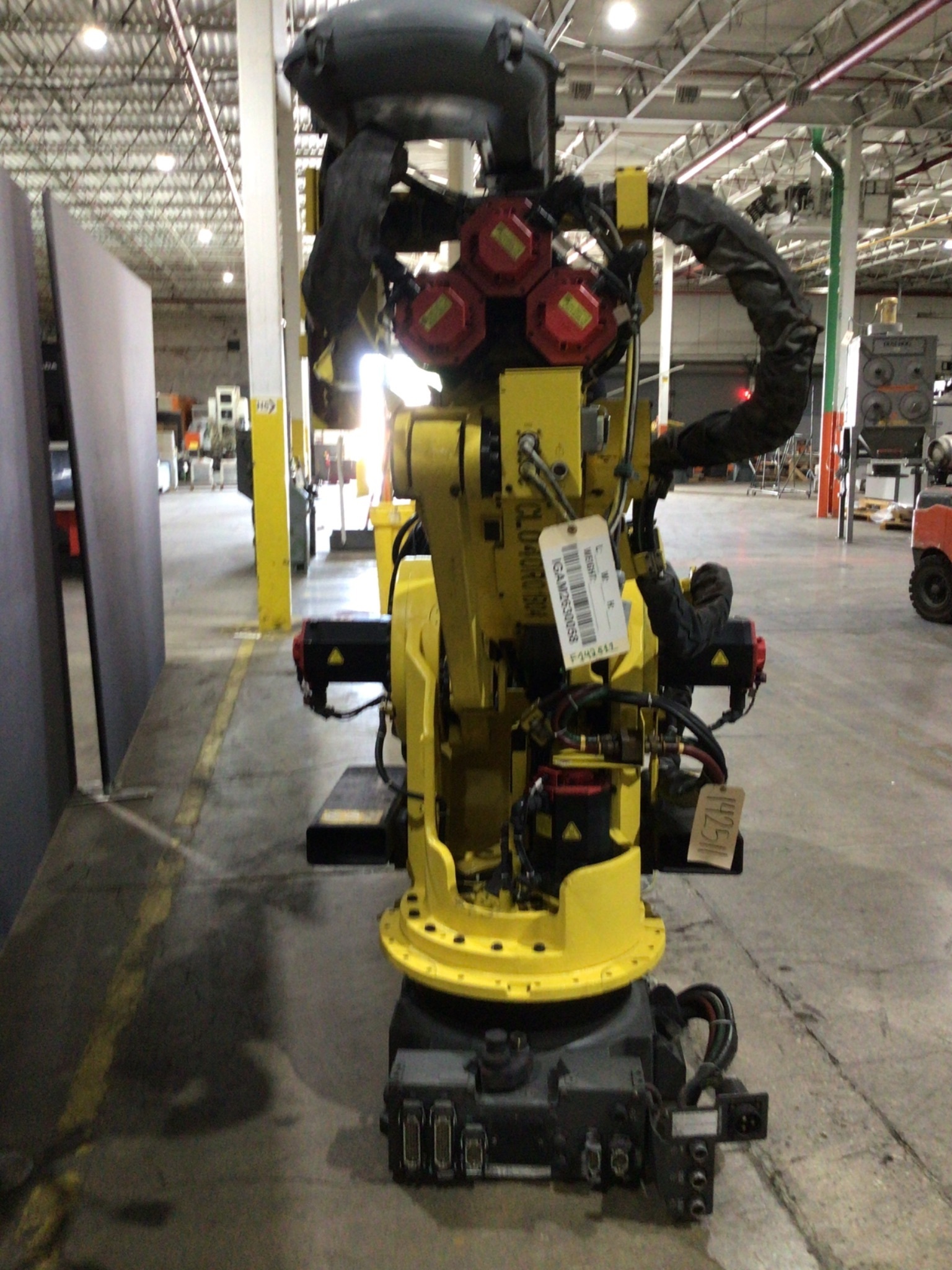 FANUC M-900iA/350 Complete With R-30iA Controller & WTC 6005 Weld Control USED 2