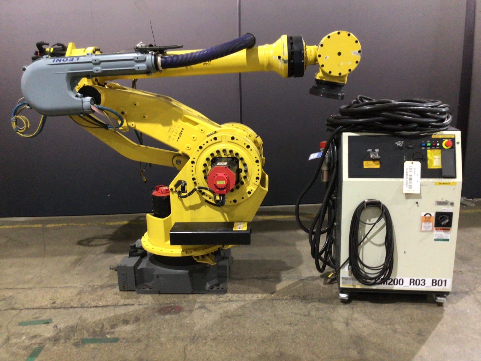 FANUC M-900iA/260L Complete With R-30iA Controller USED 0