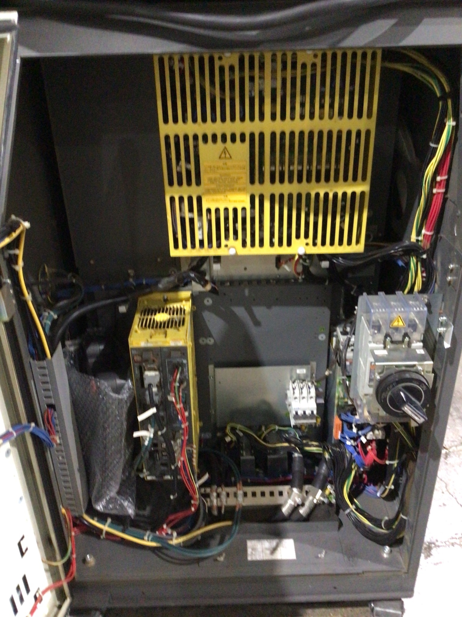 FANUC M-900iA/260L Complete With R-30iA Controller USED 6