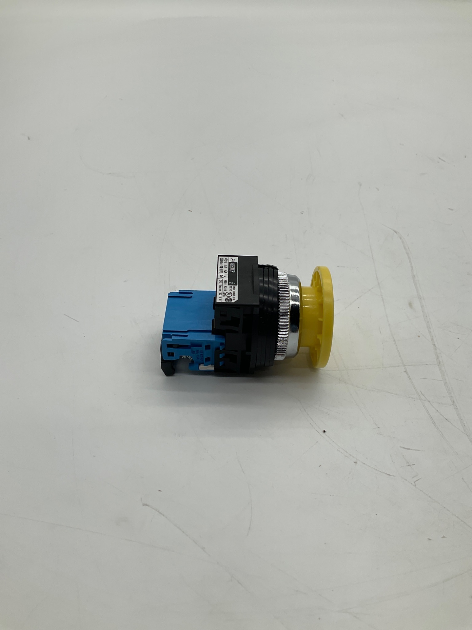 FUJI ELECTRIC AR30M0R Emergency Stop Pushbutton 30mm NEW 2