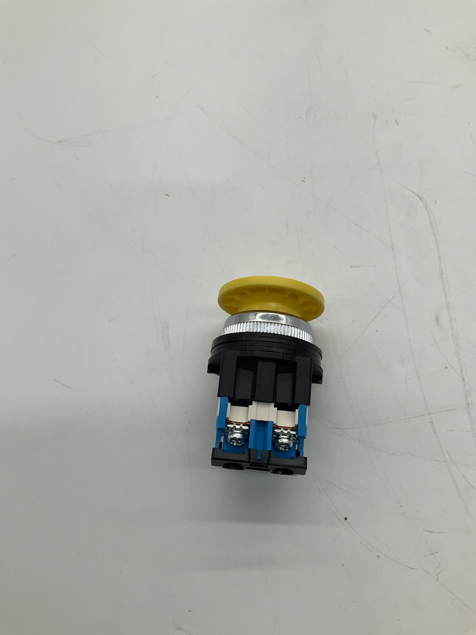 FUJI ELECTRIC AR30M0R Emergency Stop Pushbutton 30mm NEW 3