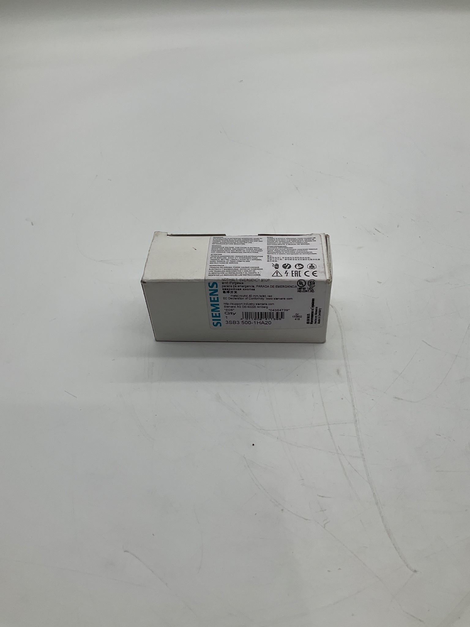 SIEMENS 3SB3500-1HA20 Emergency Stop Pushbutton 40mm Twist Release NEW 0