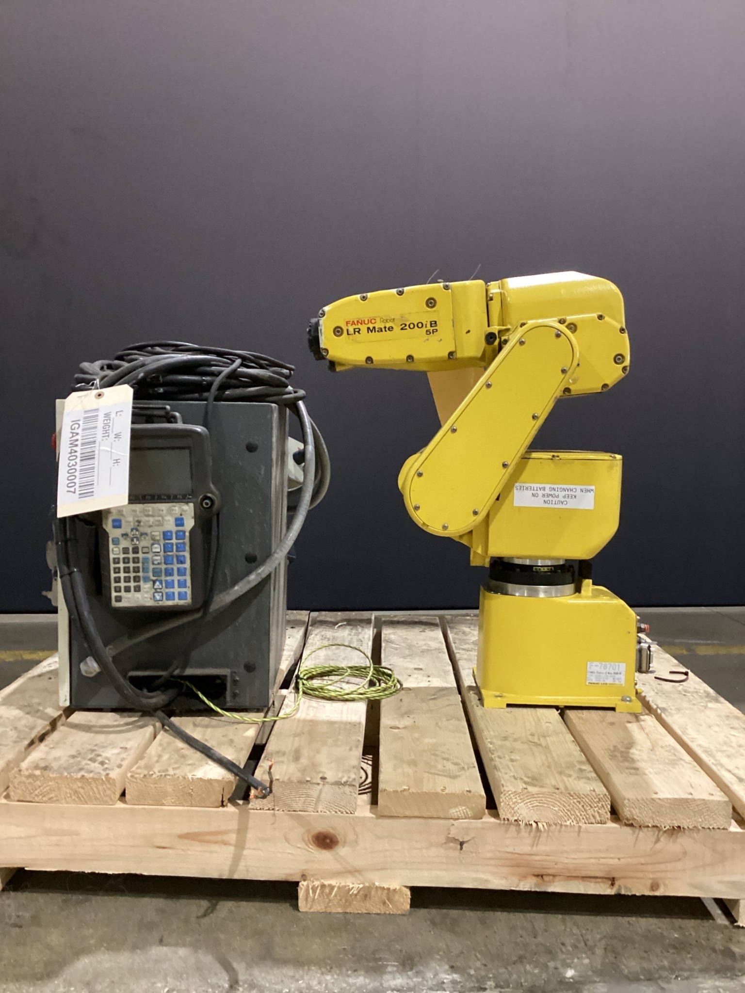 FANUC LR Mate 200iB/5P Complete with R-J3iB Mate Controller USED 0