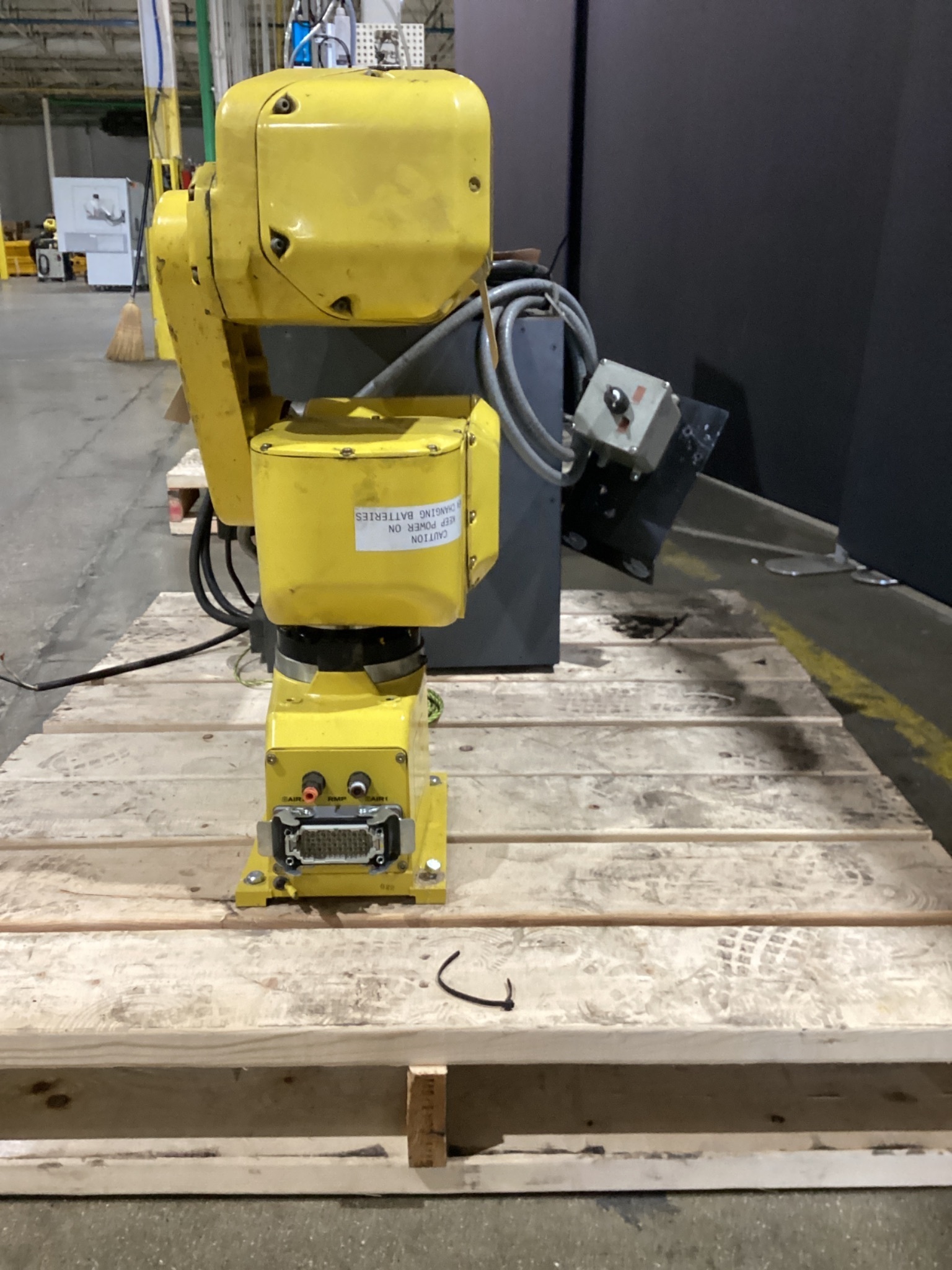 FANUC LR Mate 200iB/5P Complete with R-J3iB Mate Controller USED 2