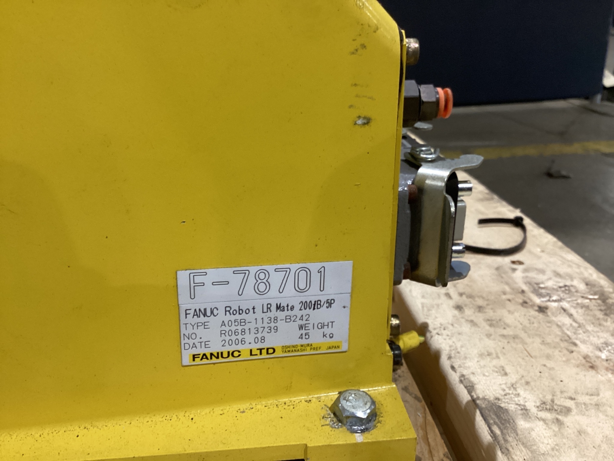 FANUC LR Mate 200iB/5P Complete with R-J3iB Mate Controller USED 3