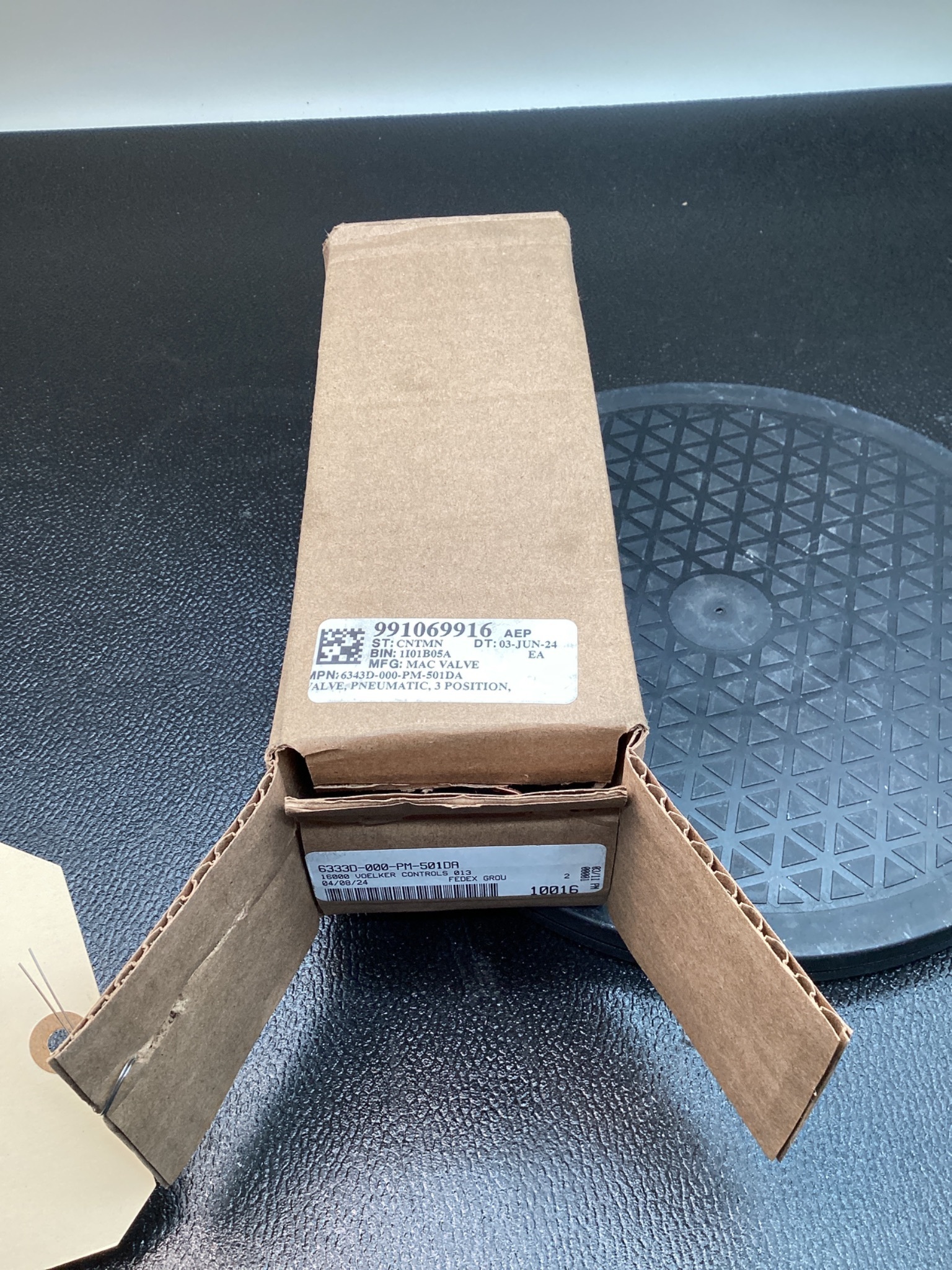 MAC 6333D-000-PM-501DA 4-WAY SOLENOID VALVE 24VDC NEW 1