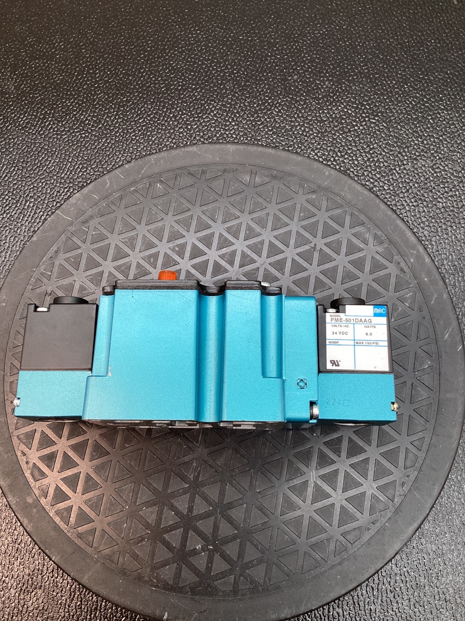 MAC 6333D-000-PM-501DA 4-WAY SOLENOID VALVE 24VDC NEW 4