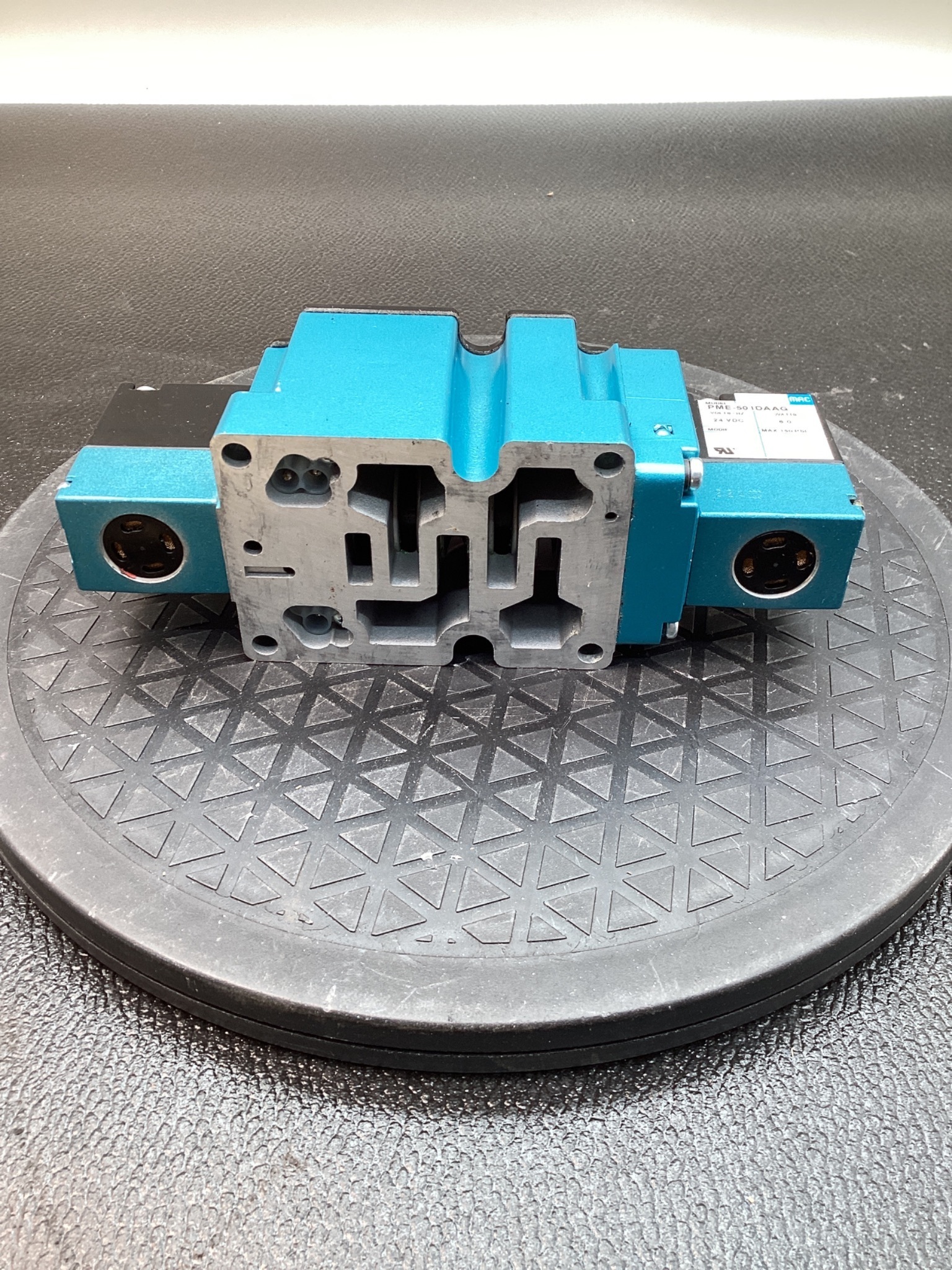 MAC 6333D-000-PM-501DA 4-WAY SOLENOID VALVE 24VDC NEW 5