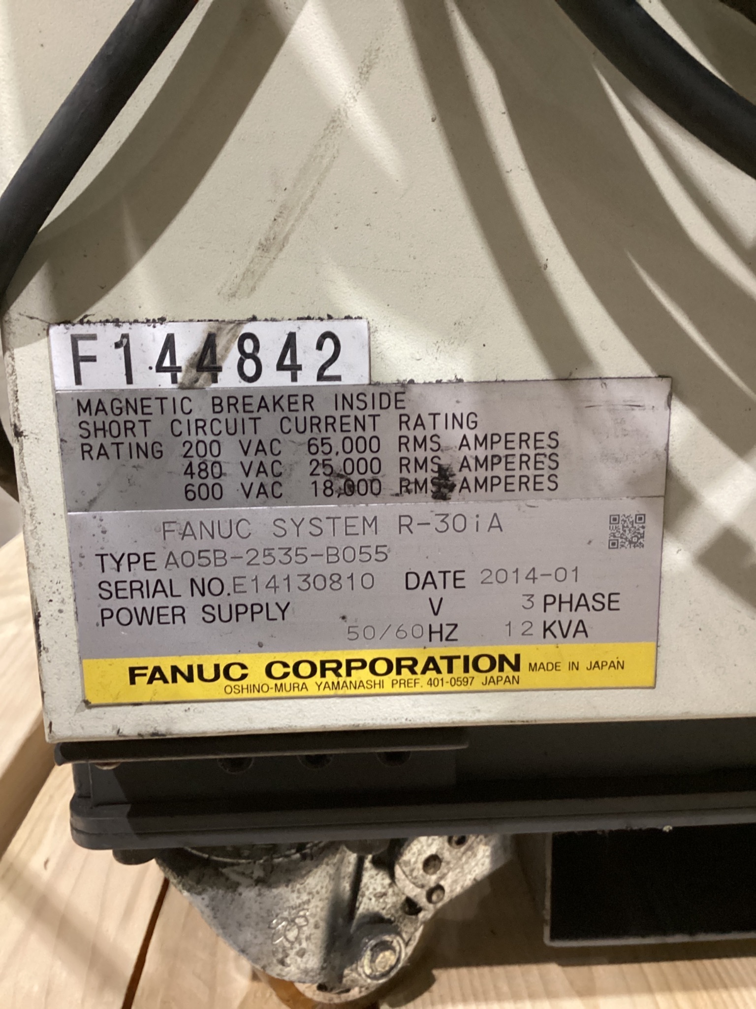 FANUC R-2000iB/185L Complete With R-30iA Controller & SCA Dispensing System USED 2