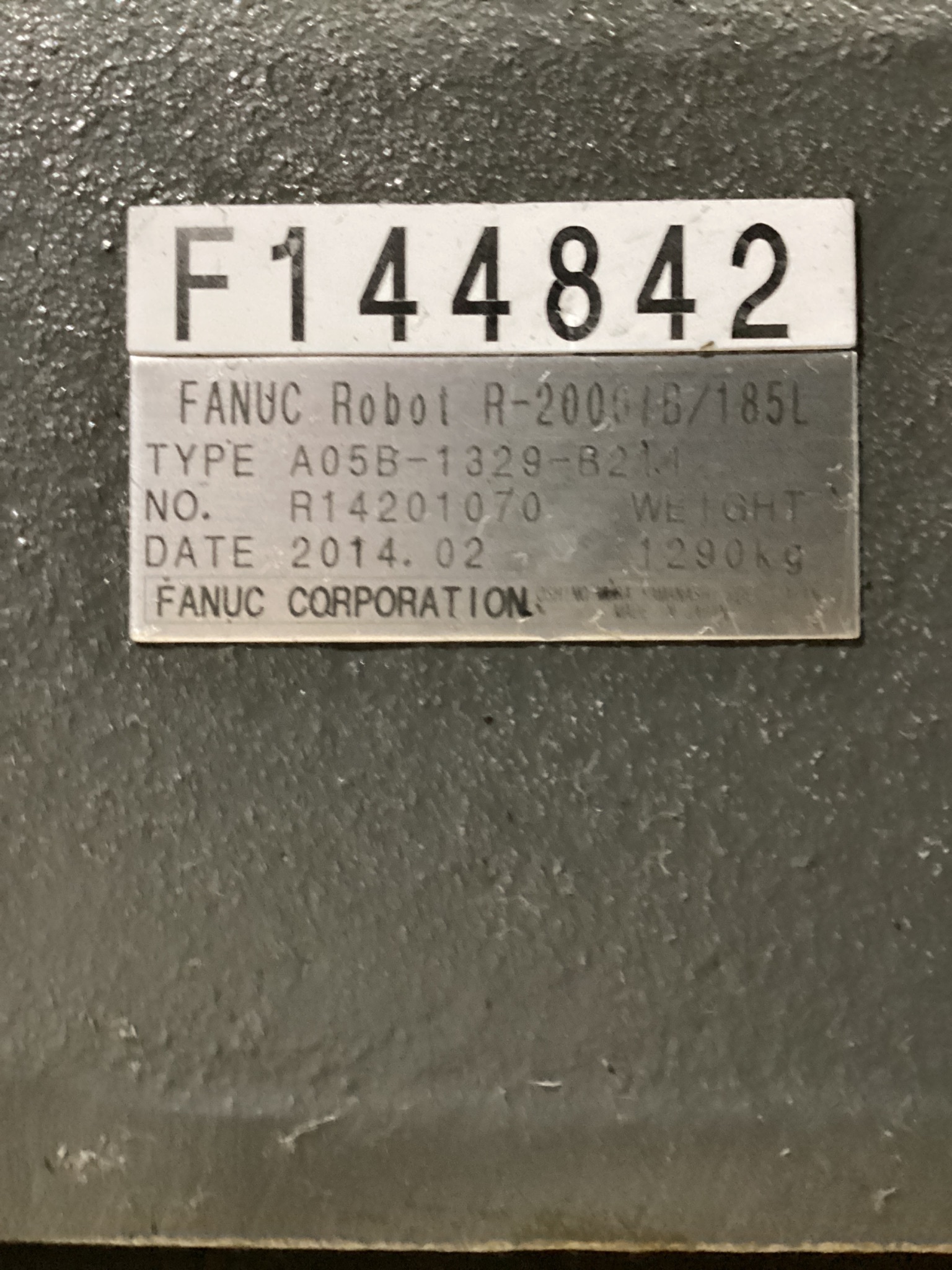 FANUC R-2000iB/185L Complete With R-30iA Controller & SCA Dispensing System USED 5