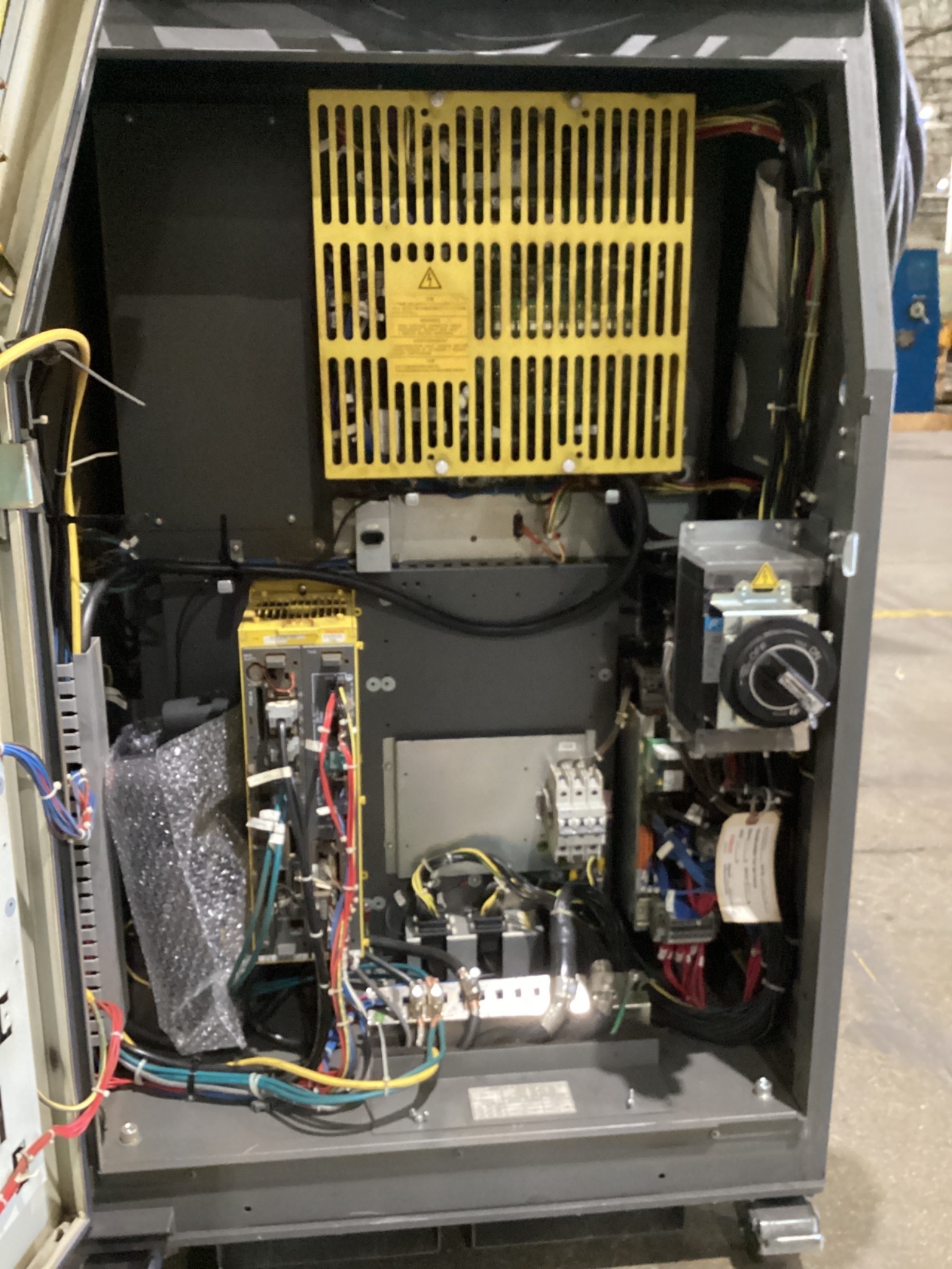 FANUC M-900iA/260L Complete With R-30iA Controller USED 2
