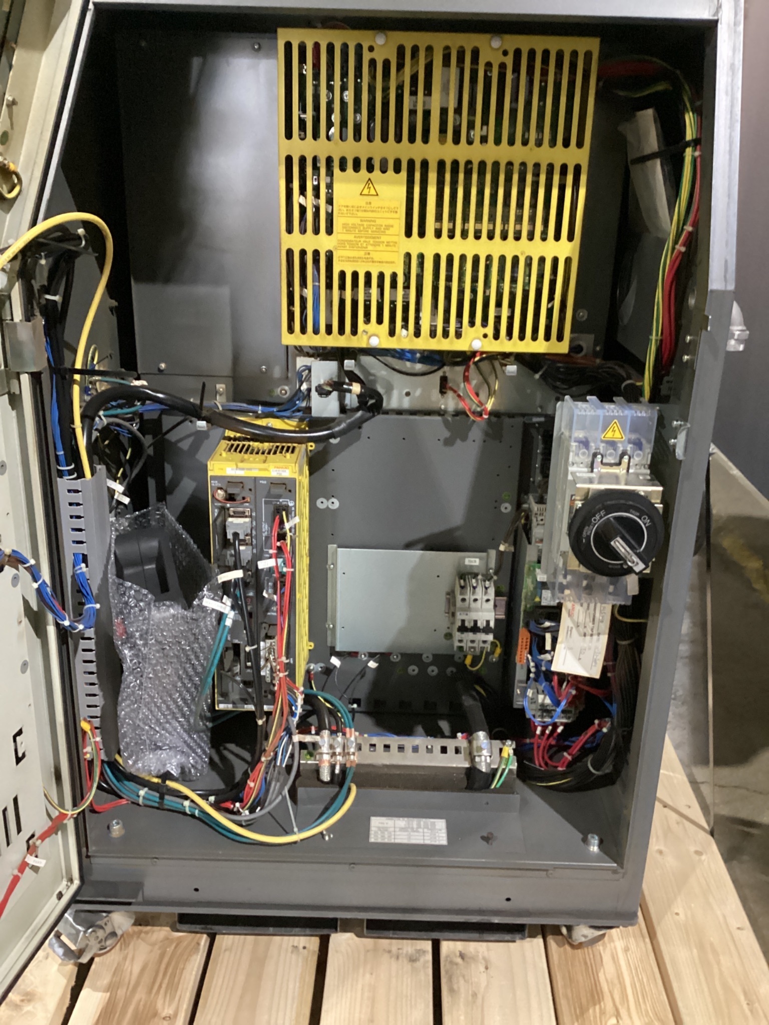 FANUC R-2000iB/185L Complete With R-30iA Controller USED 4