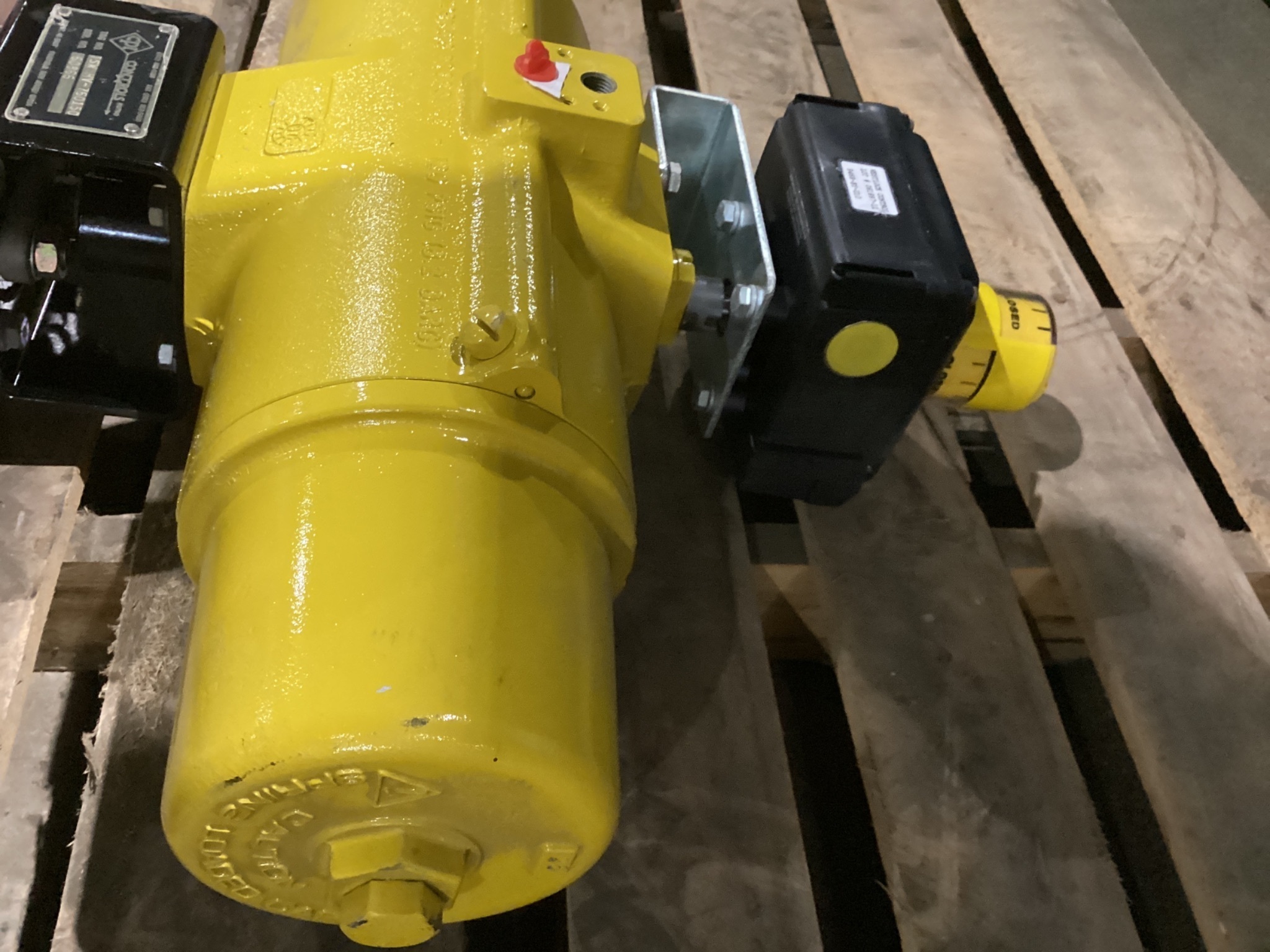 ATOMAC AKH3 PFA Lined Ball Valve With Bettis Pneumatic Actuator NEW 3