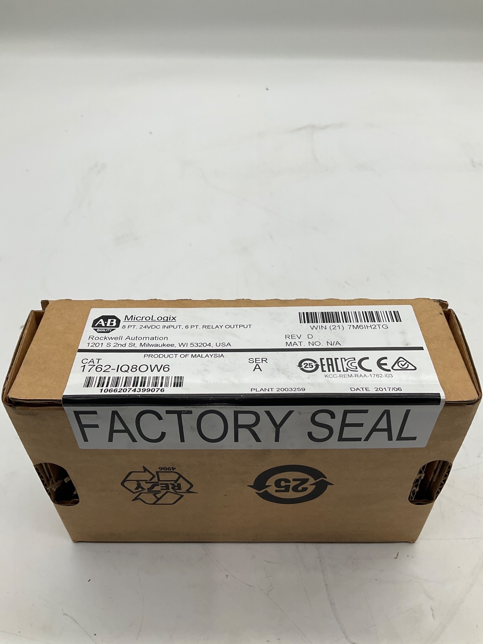 ALLEN-BRADLEY 1762-IQ8OW6 MicroLogix I/O Module 8 Input 6 Relay Output NEW 1