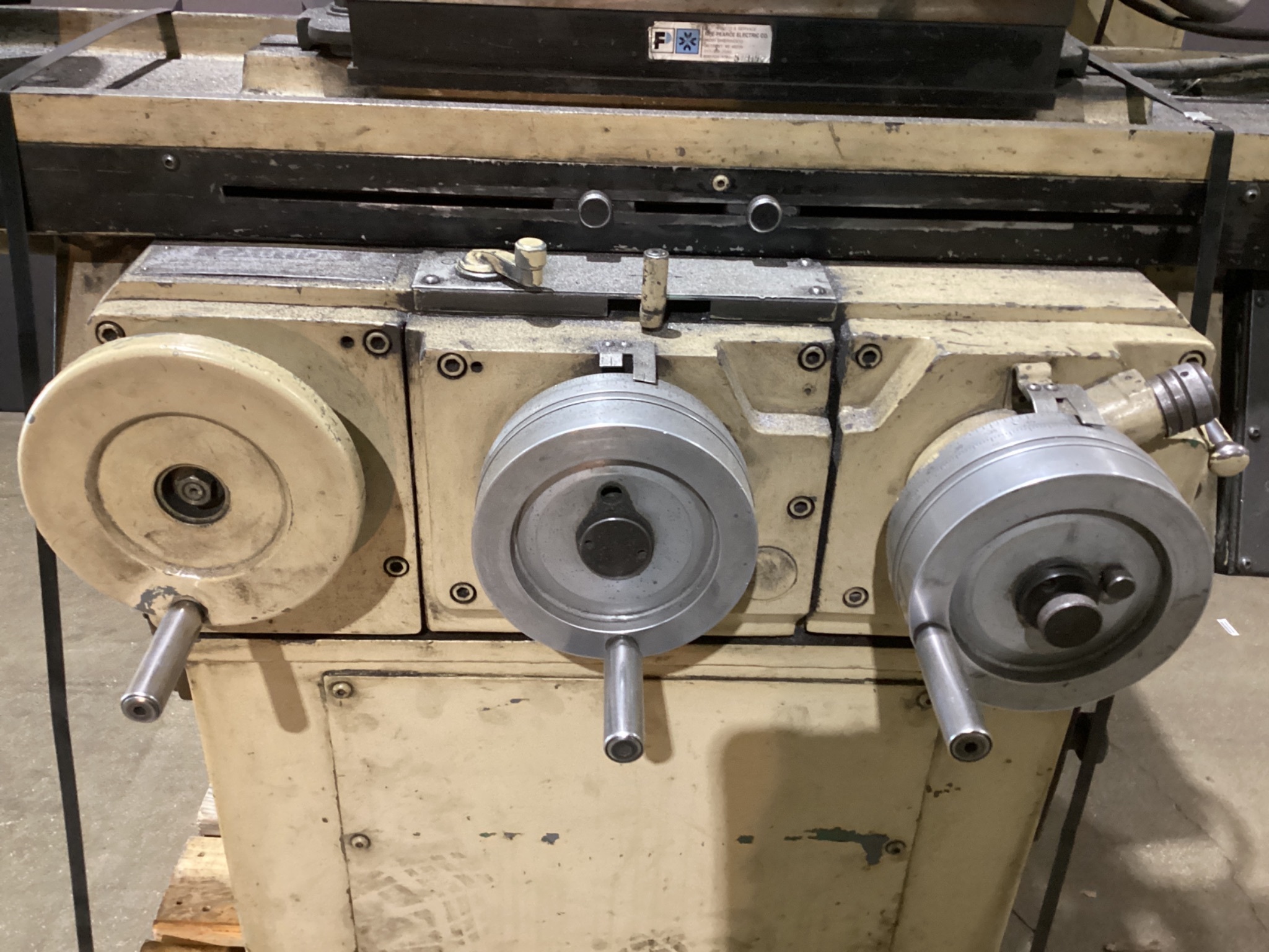 BROWN & SHARPE 818 Micromaster Surface Grinder USED 2
