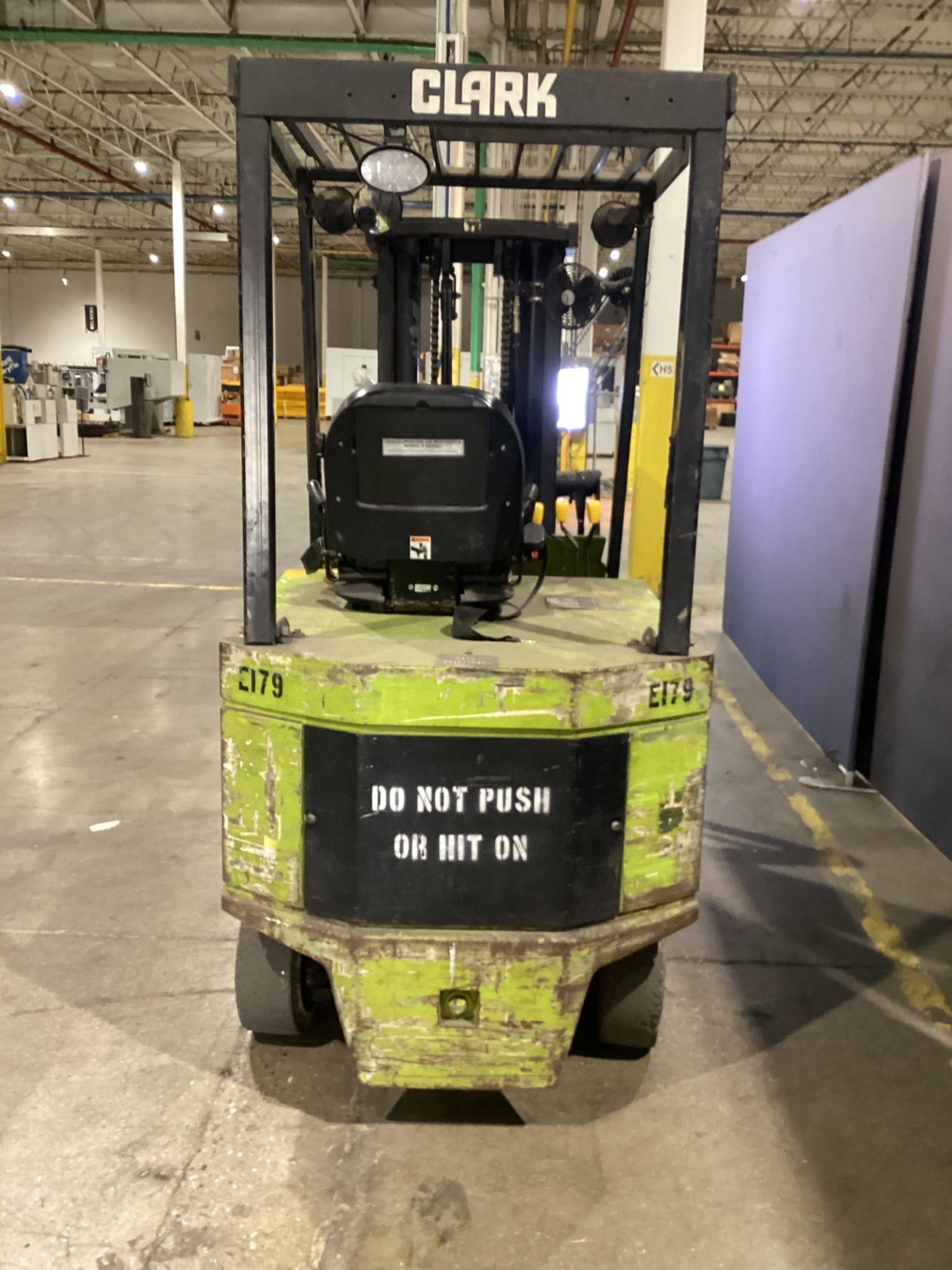 CLARK ECS 25 Electric Forklift With EXIDE ES3-18-950 Charger 4 Ft Forks USED 3