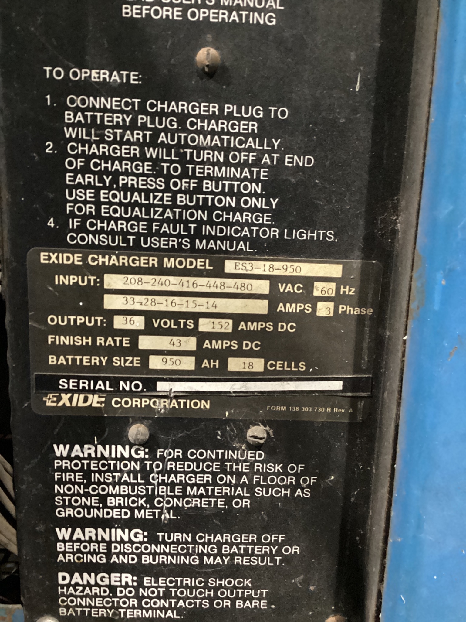 CLARK ECS 25 Electric Forklift With EXIDE ES3-18-950 Charger 4 Ft Forks USED 8