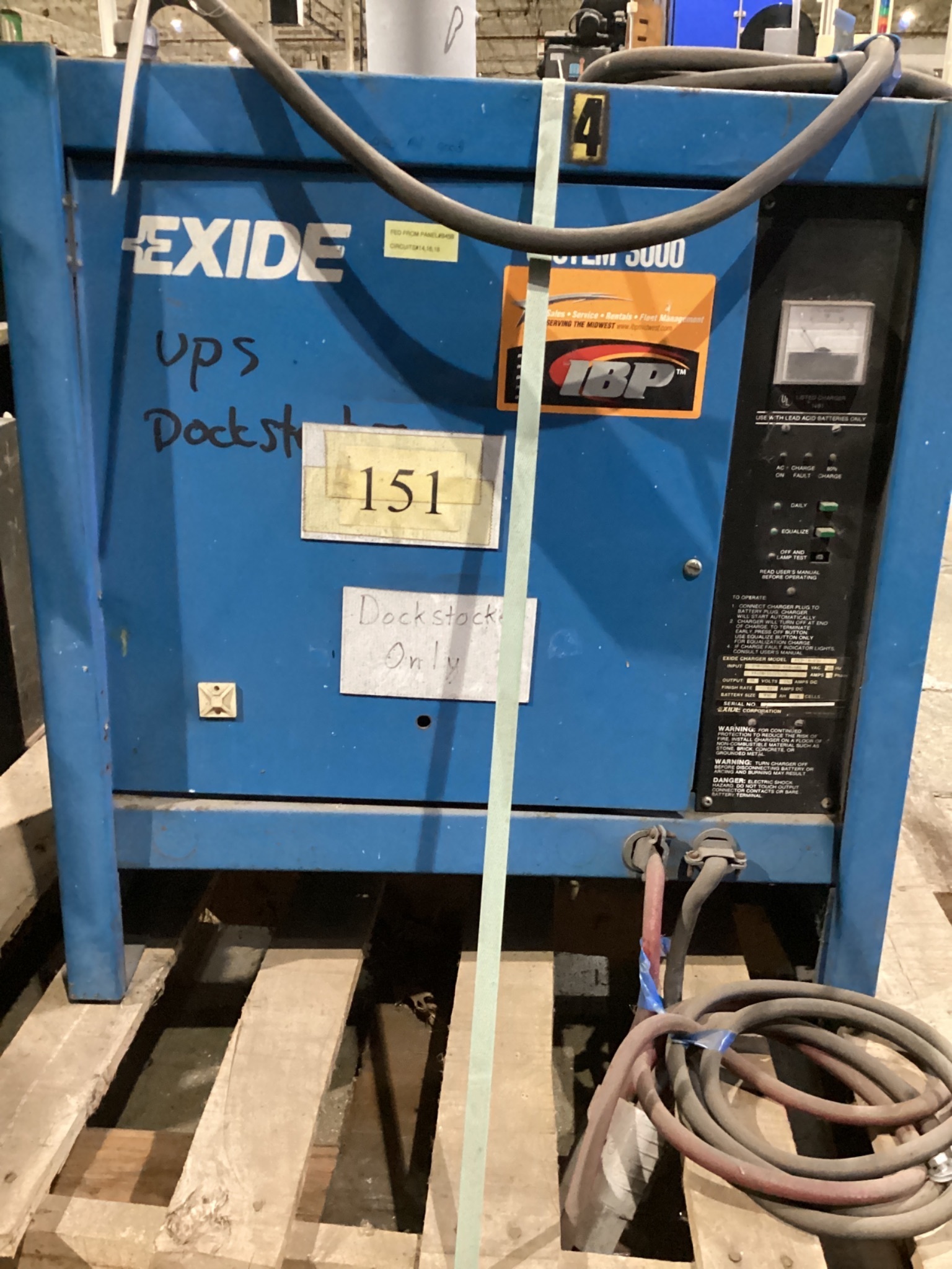 CLARK ECS 25 Electric Forklift With EXIDE ES3-18-950 Charger 4 Ft Forks USED 9