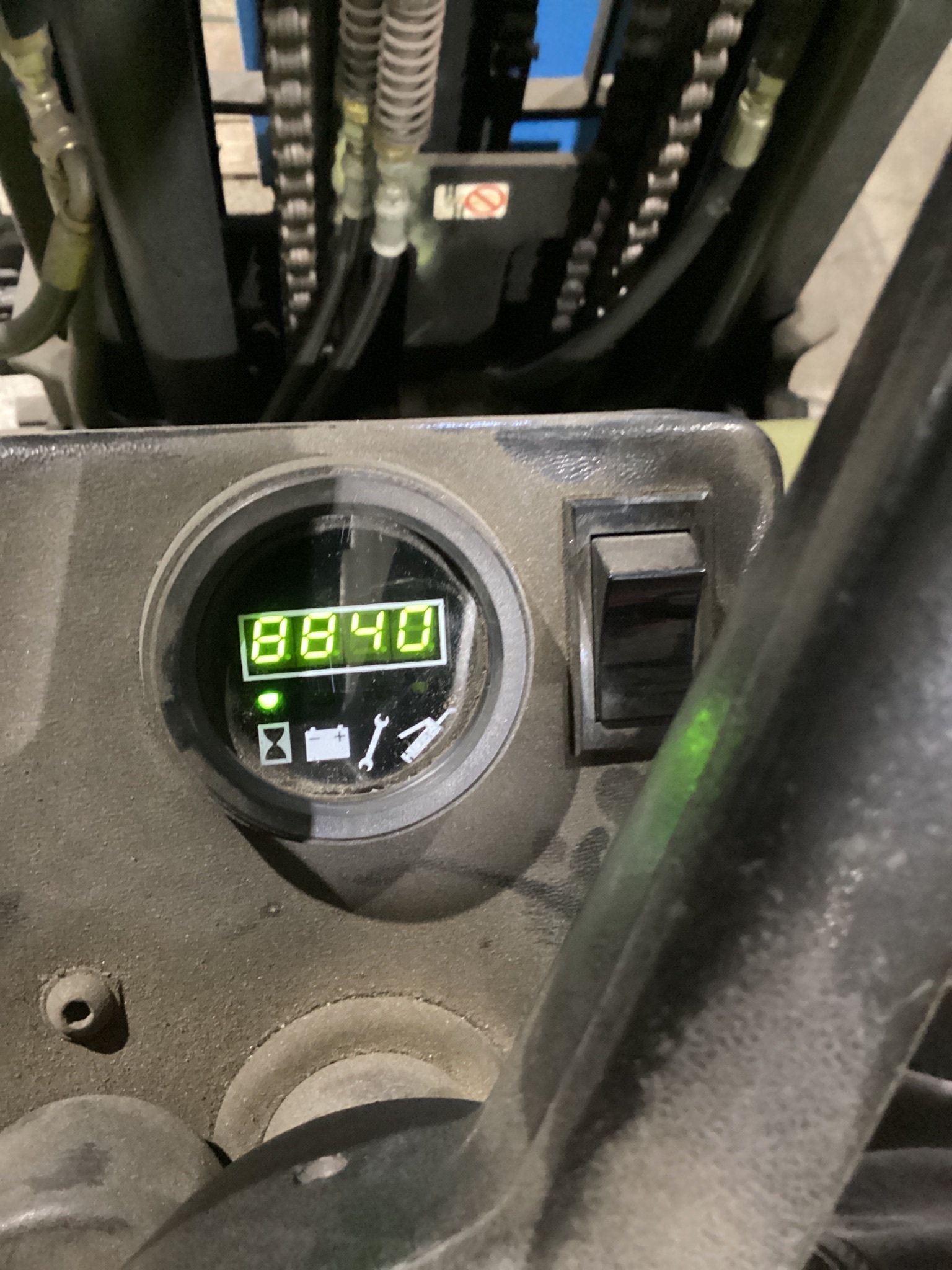 CLARK ECS 25 Electric Forklift With EXIDE ES3-18-950 Charger 4 Ft Forks USED 10