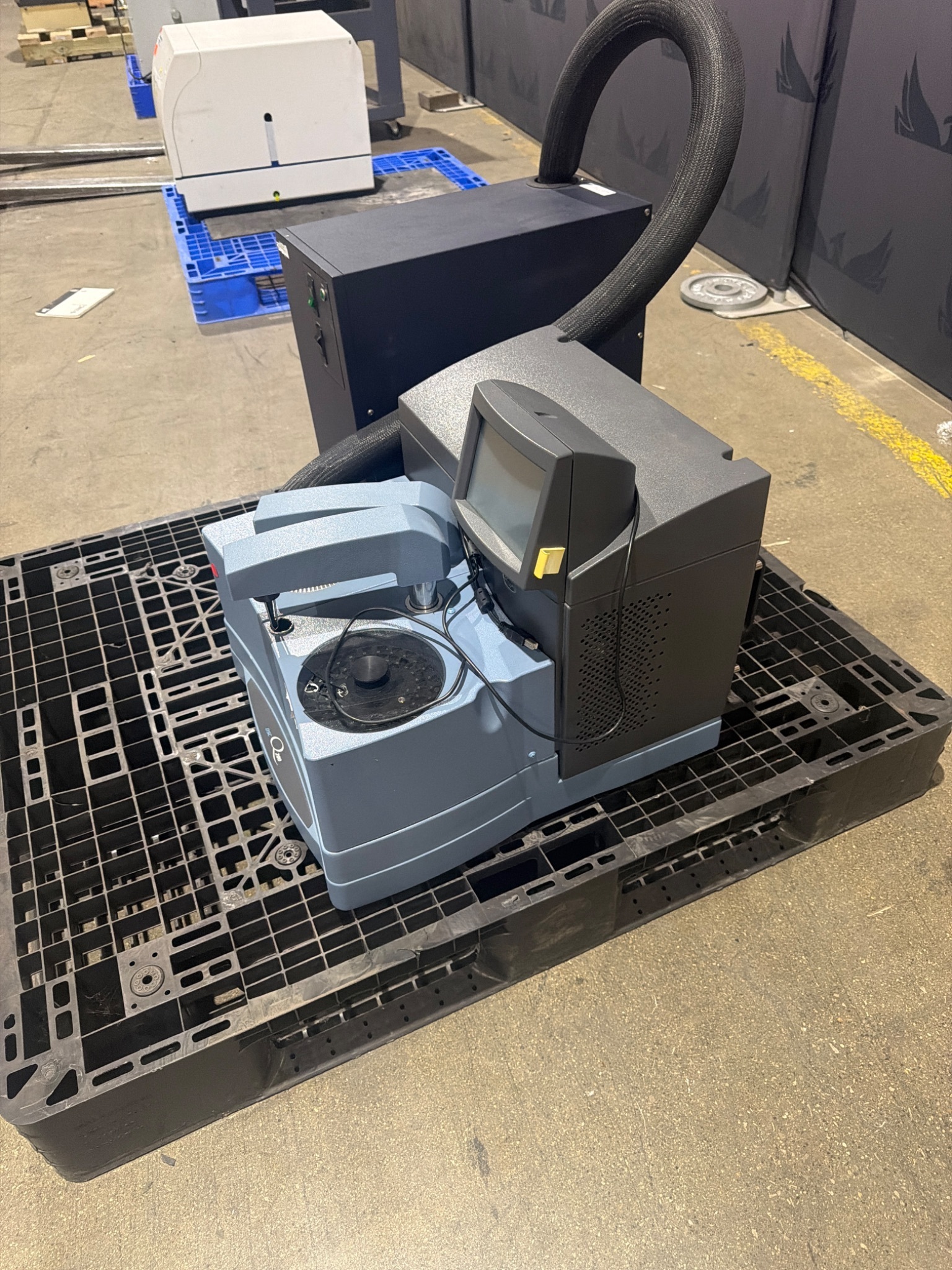TA INSTRUMENTS DSC Q200 Differential Scanning Calorimeter w/ FC100 Chiller PARTS 1