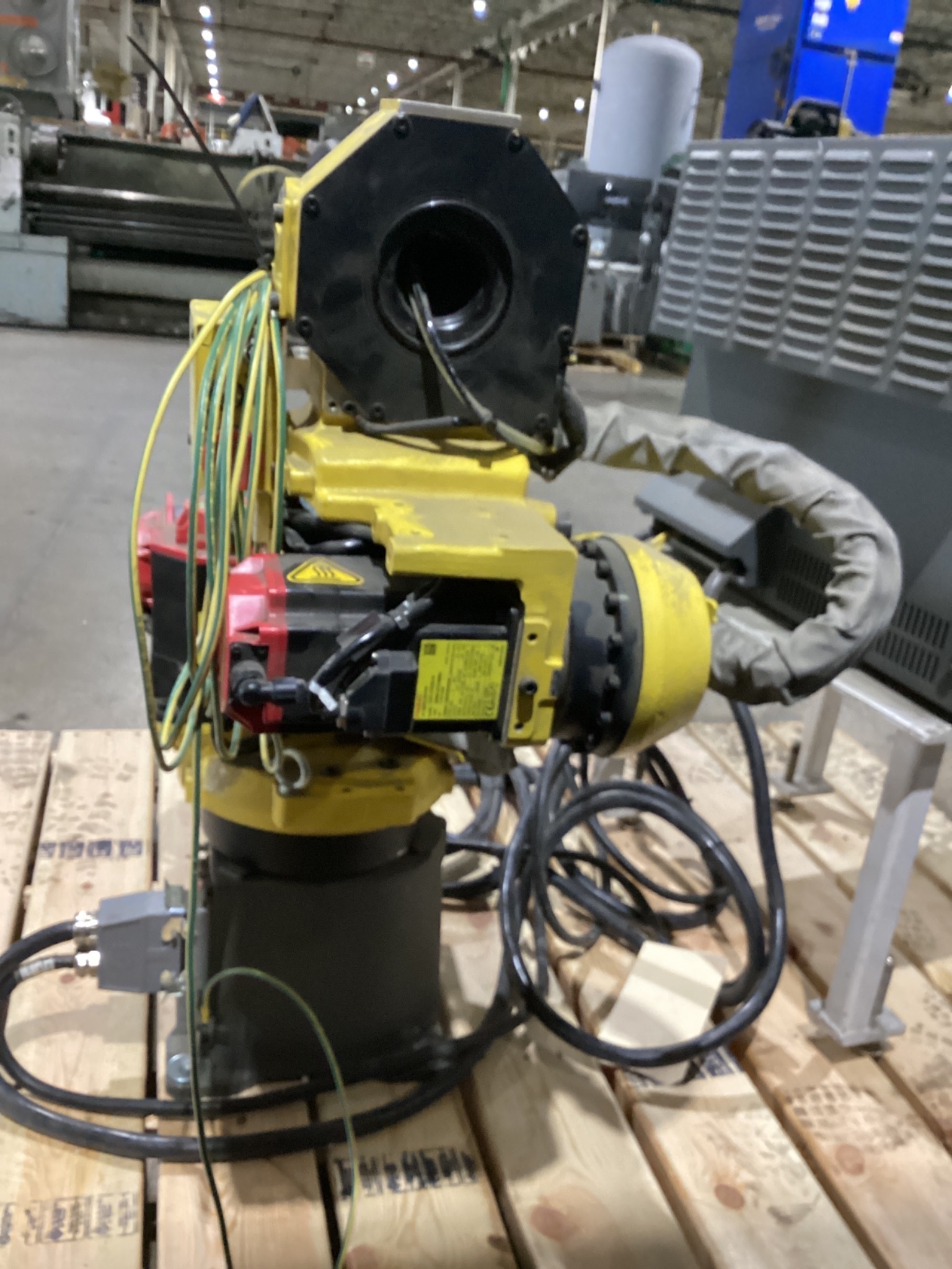 FANUC M-10iA/12 Complete With R-30iB Plus Controller USED 4