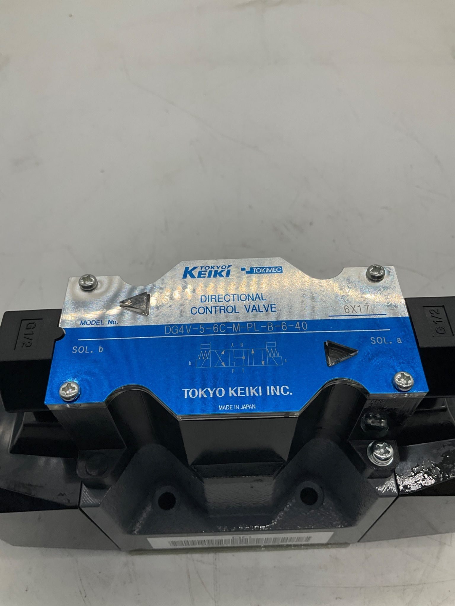TOKYO KEIKI DG4V-5-6C-M-PL-B-6-40 Hydraulic Directional Control Valve USED 1