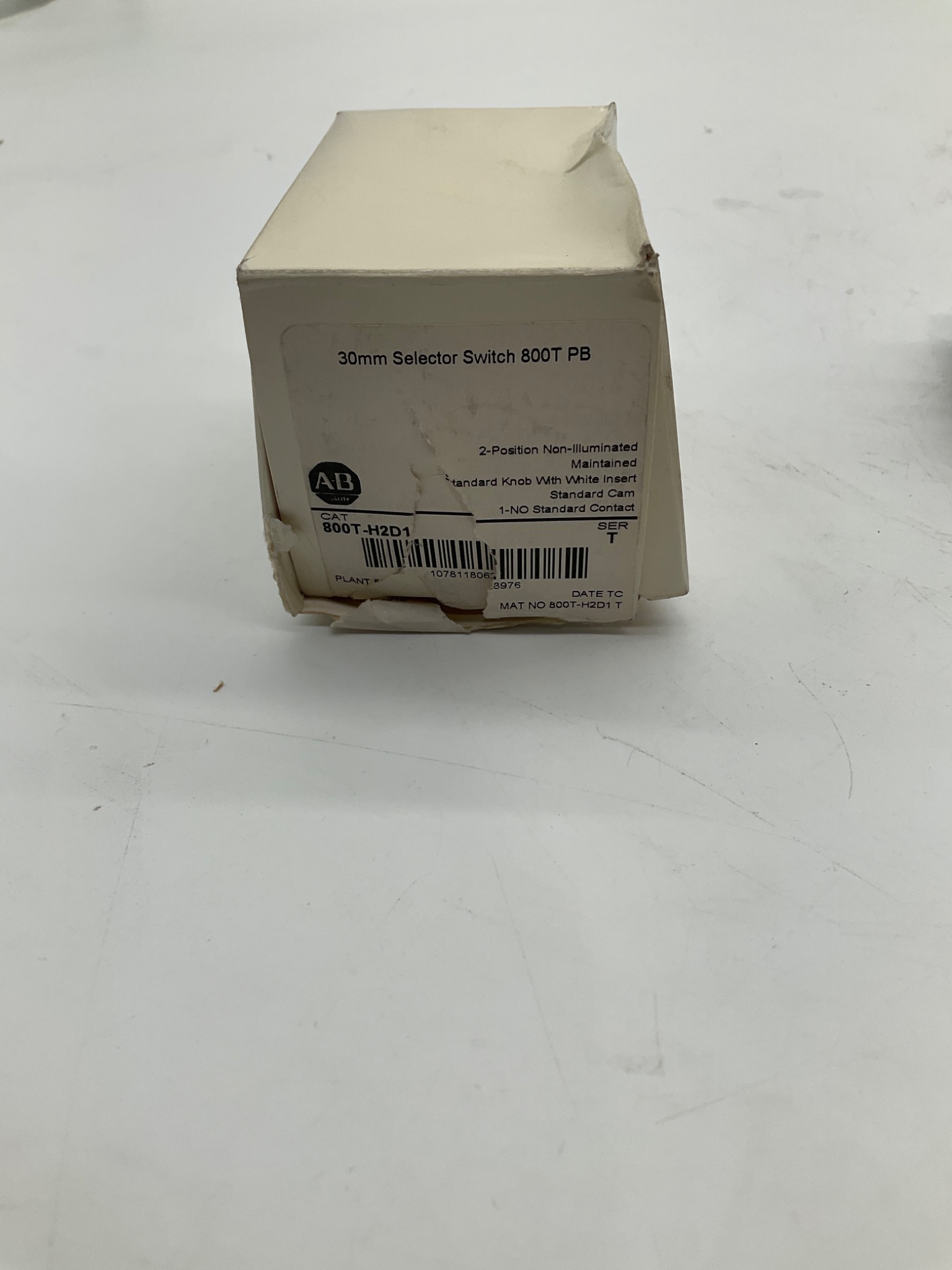 ALLEN-BRADLEY 800T-H2D1 30mm Selector Switch 2 Position Maintained NEW 1