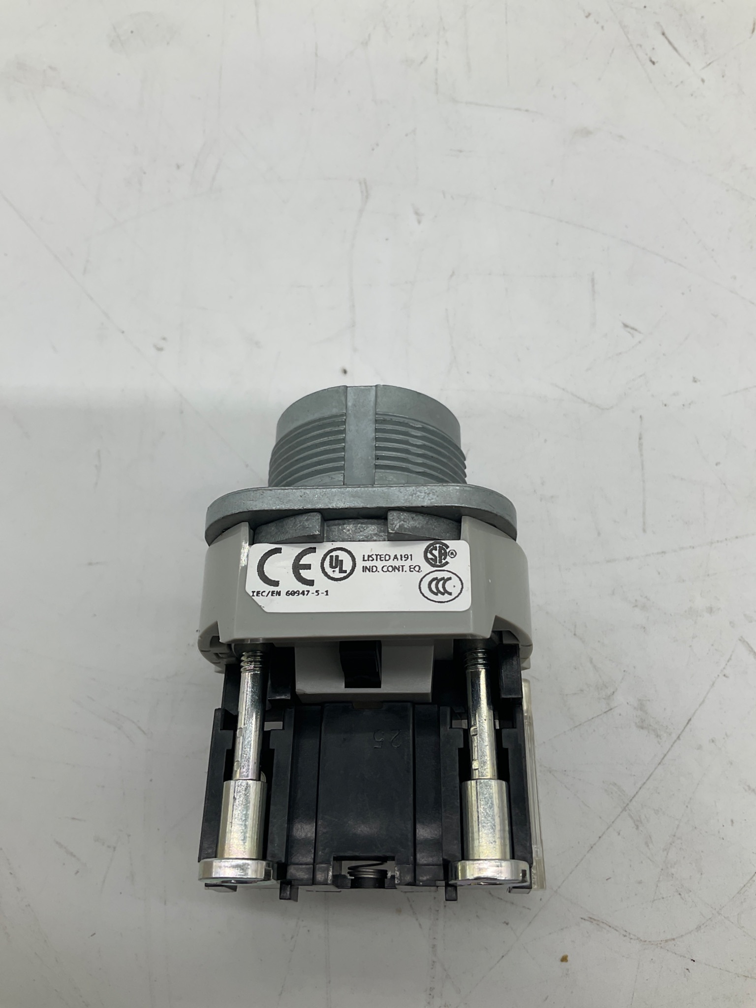 ALLEN-BRADLEY 800T-H2D1 30mm Selector Switch 2 Position Maintained NEW 2
