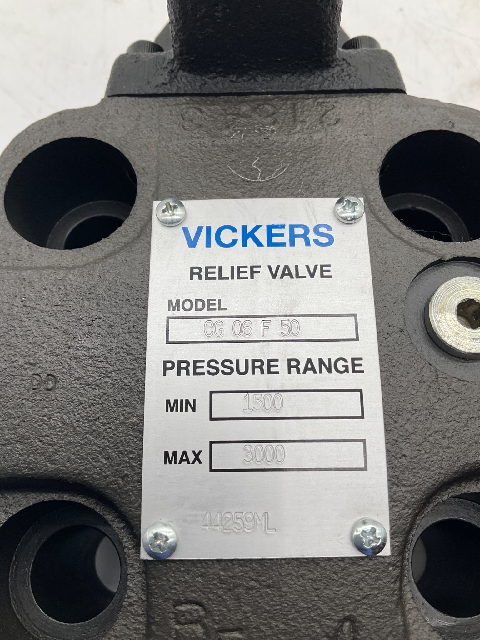 VICKERS CG 06 F 50 Relief Valve 1500-3000 PSI NEW 2