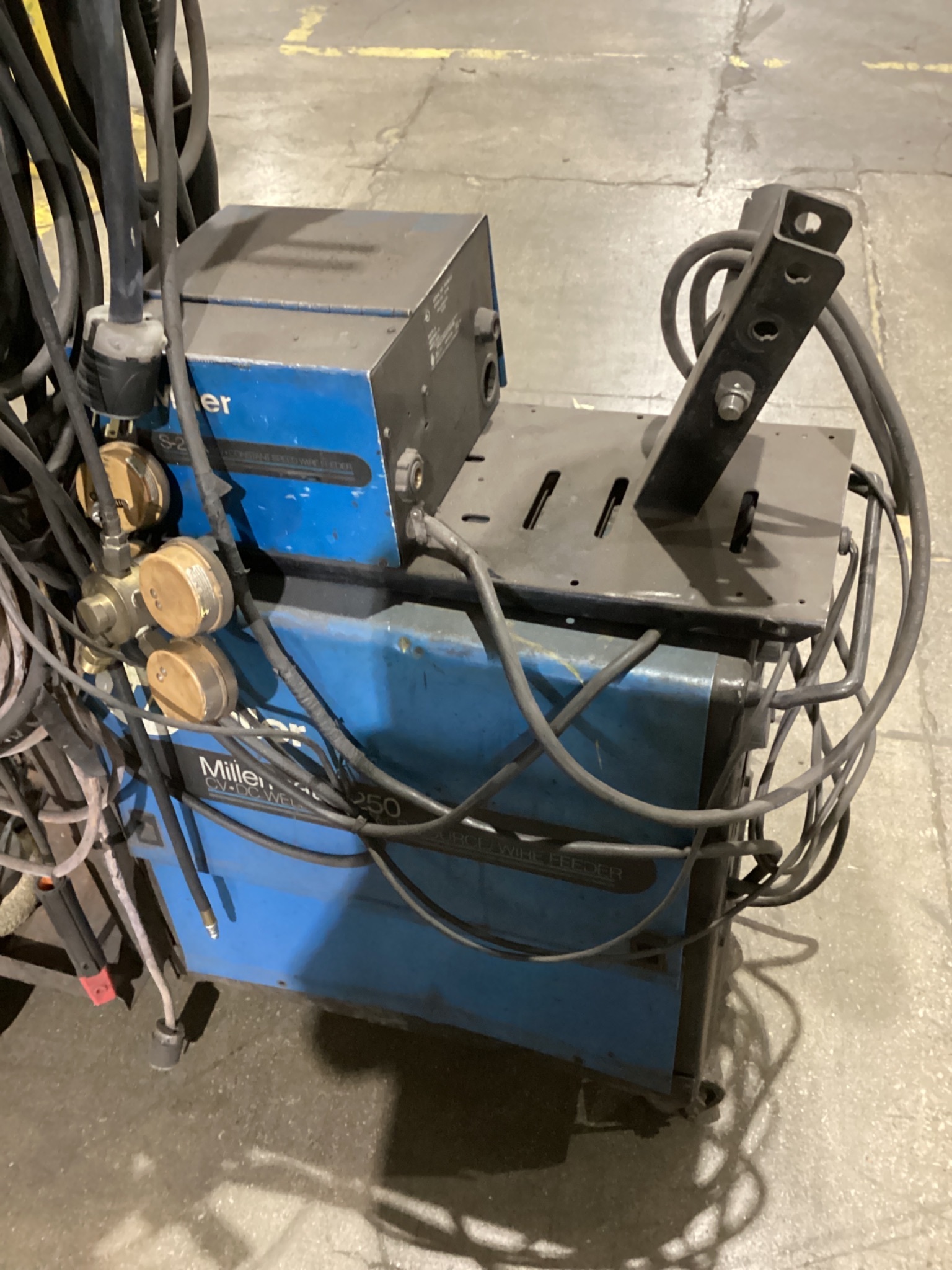 MILLER MILLERMATIC 250 MIG Welder With S-22A Wire Feeder USED 3