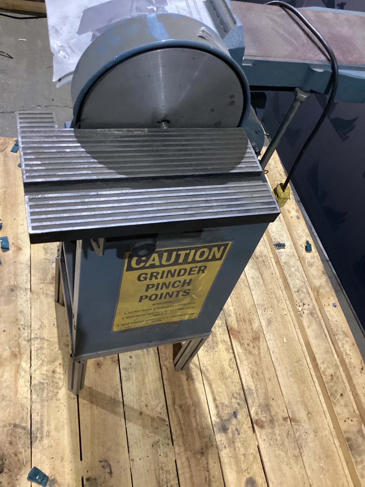 6 In x 48 In Belt And 9 In Disc Sander With Stand USED 4