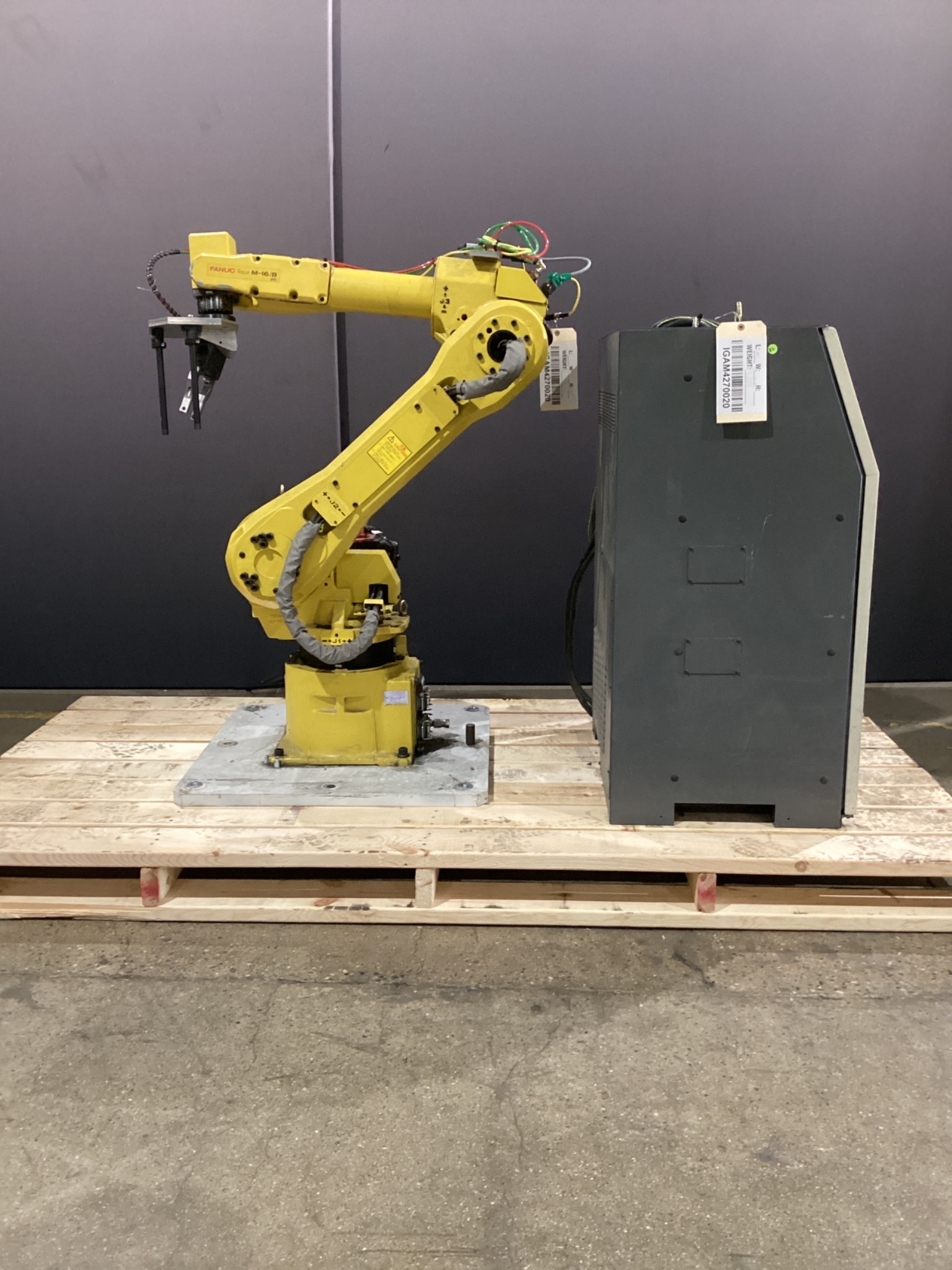 FANUC M-16iB/20 Complete With R-J3iB Controller USED 0