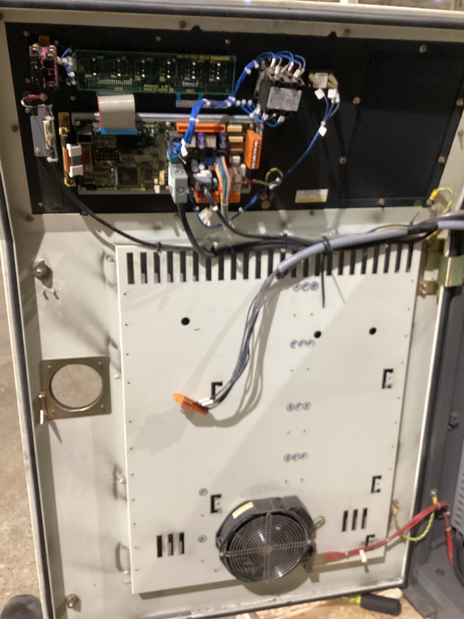 FANUC M-16iB/20 Complete With R-J3iB Controller USED 7
