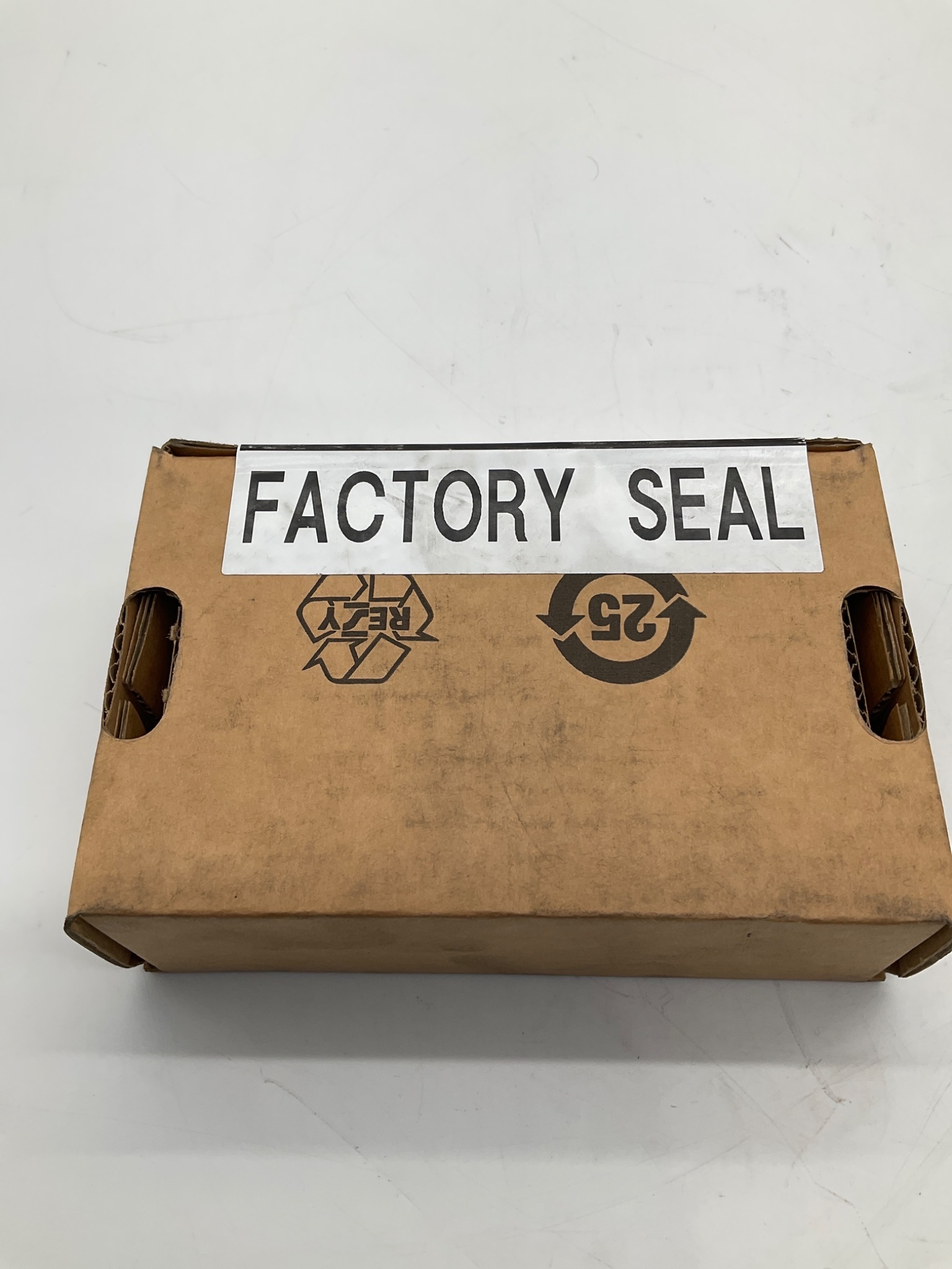 ALLEN-BRADLEY 1762-OW16 MicroLogix 16 Point Relay Output Module NEW 2