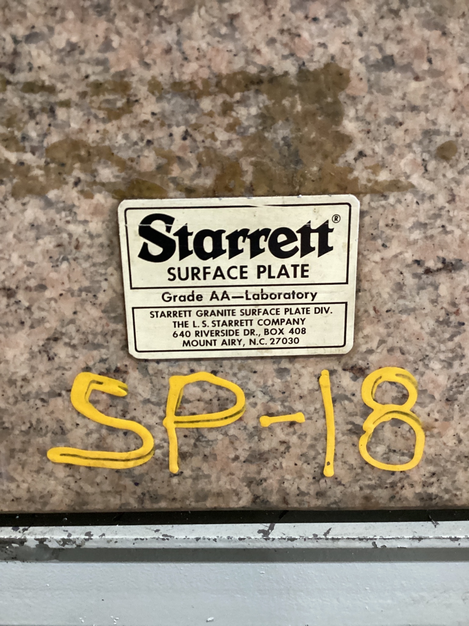 STARRETT 88629 Grade AA Granite Surface Plate 18" x 24" USED 1