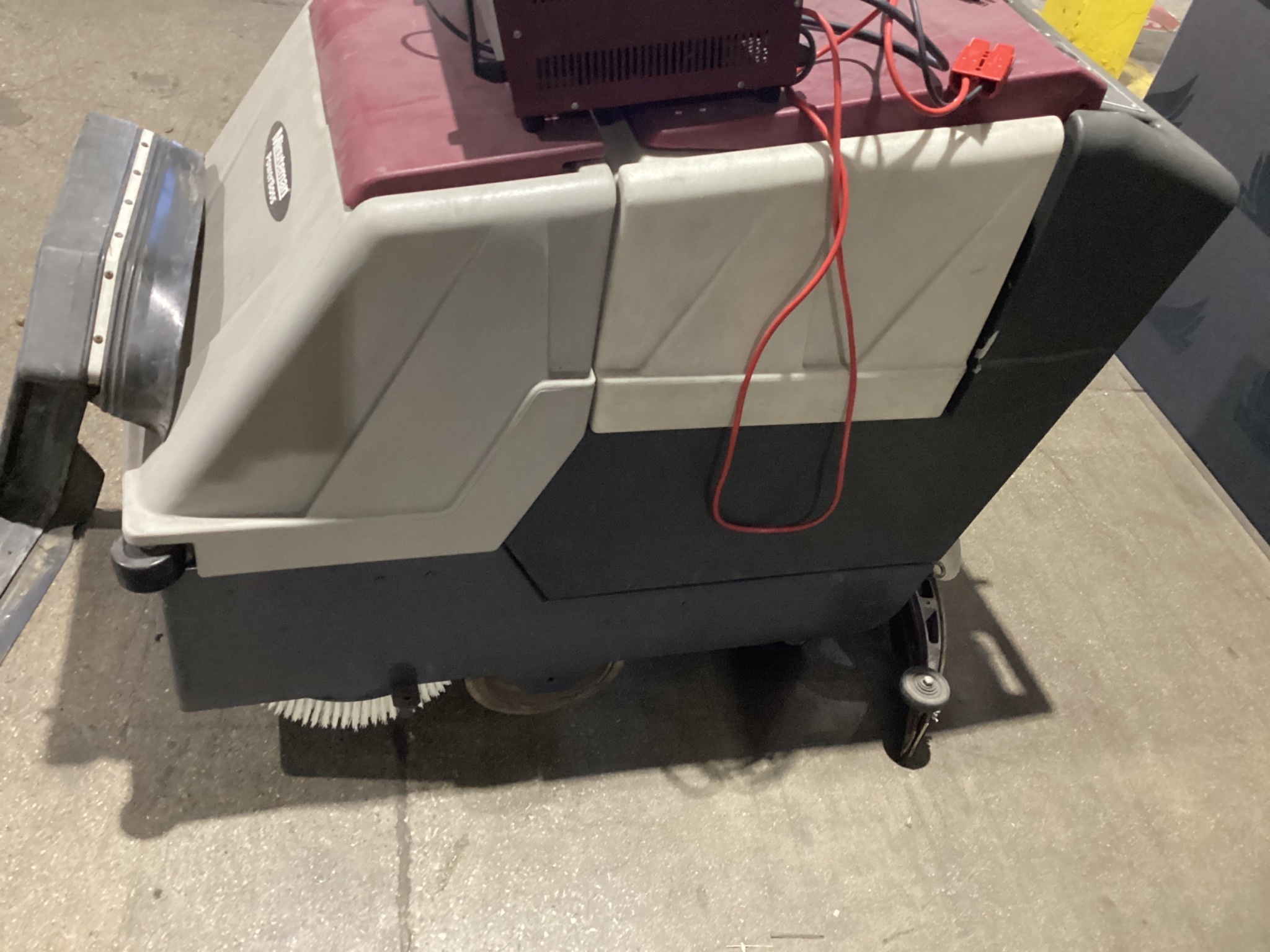 MINUTEMAN MC260026 260 Walk-Behind Floor Scrubber With Charger USED 3