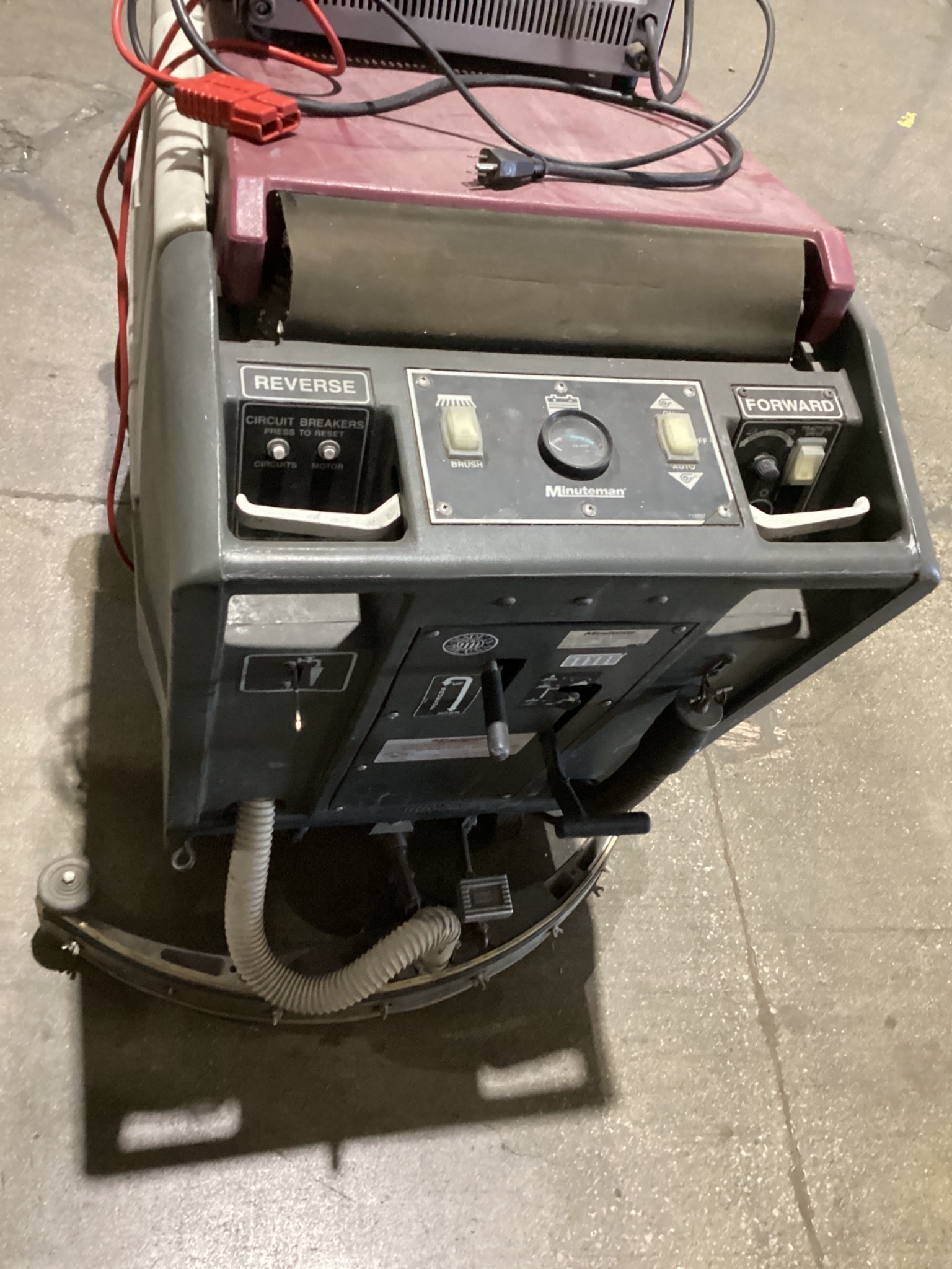 MINUTEMAN MC260026 260 Walk-Behind Floor Scrubber With Charger USED 4