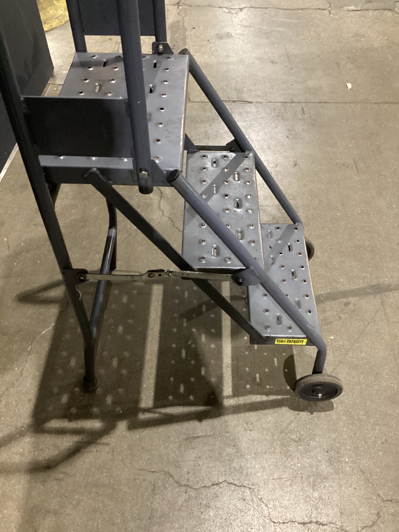 450 lb Capacity Rolling Safety Step Ladder USED 2