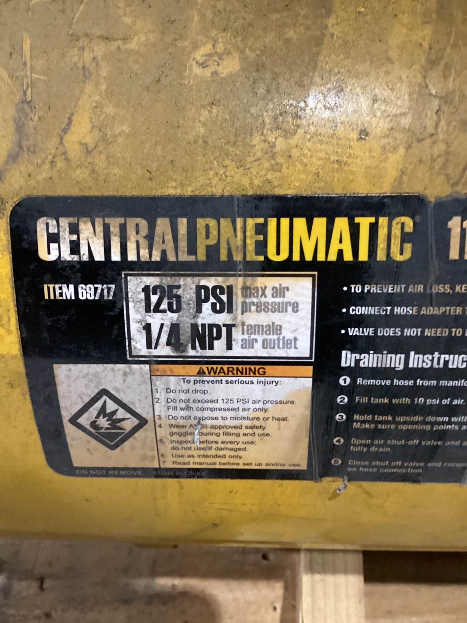 CENTRAL PNEUMATIC 69717 11 Gallon Portable Air Tank USED 1