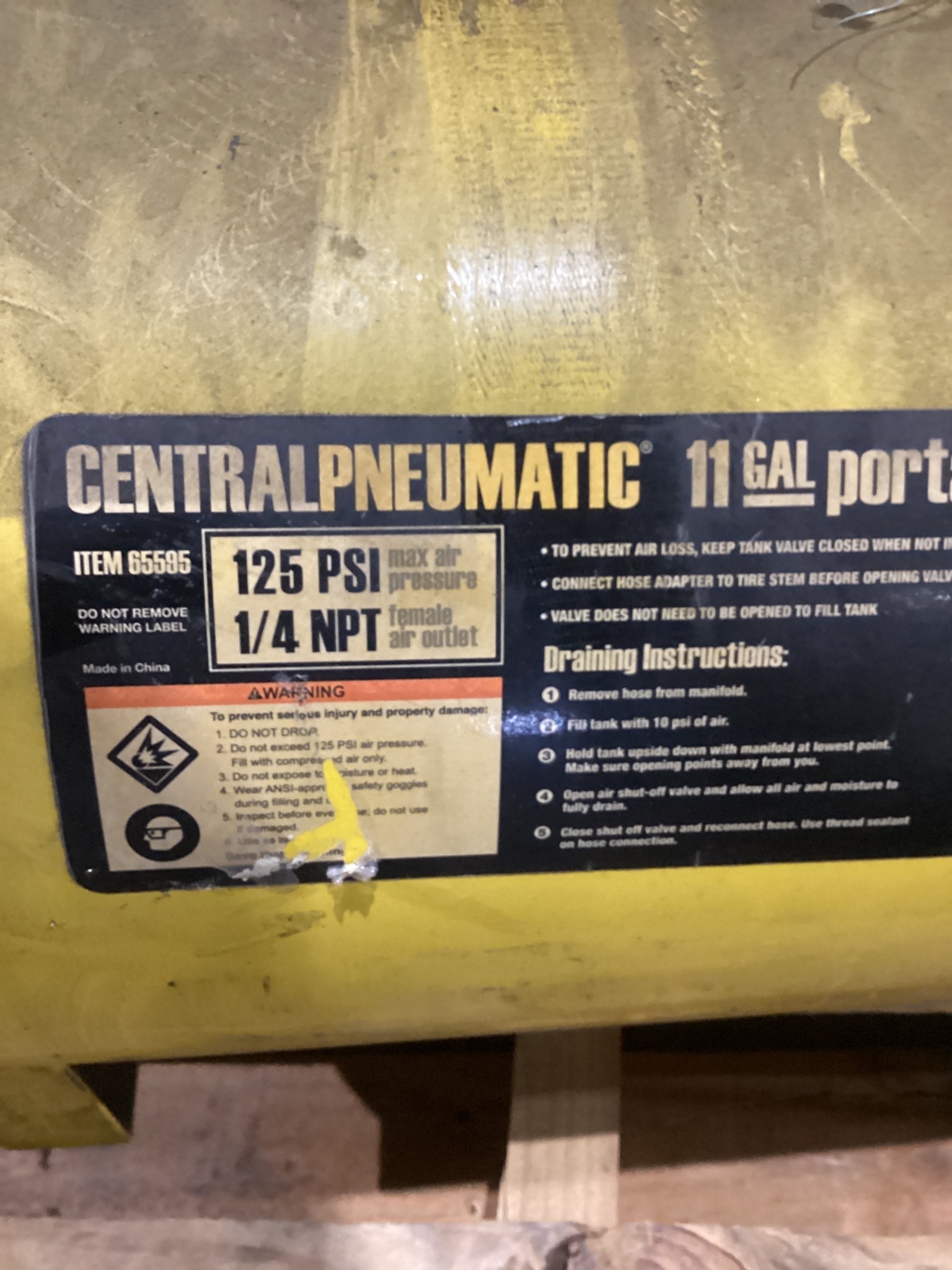 CENTRAL PNEUMATIC 65595 11 Gallon Portable Air Tank USED 1