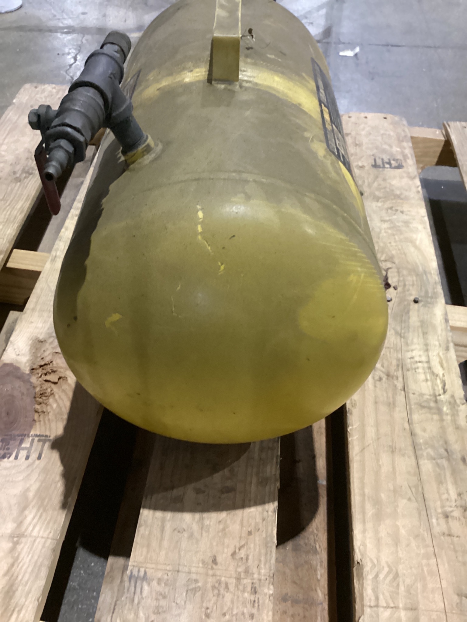 CENTRAL PNEUMATIC 65595 11 Gallon Portable Air Tank USED 2