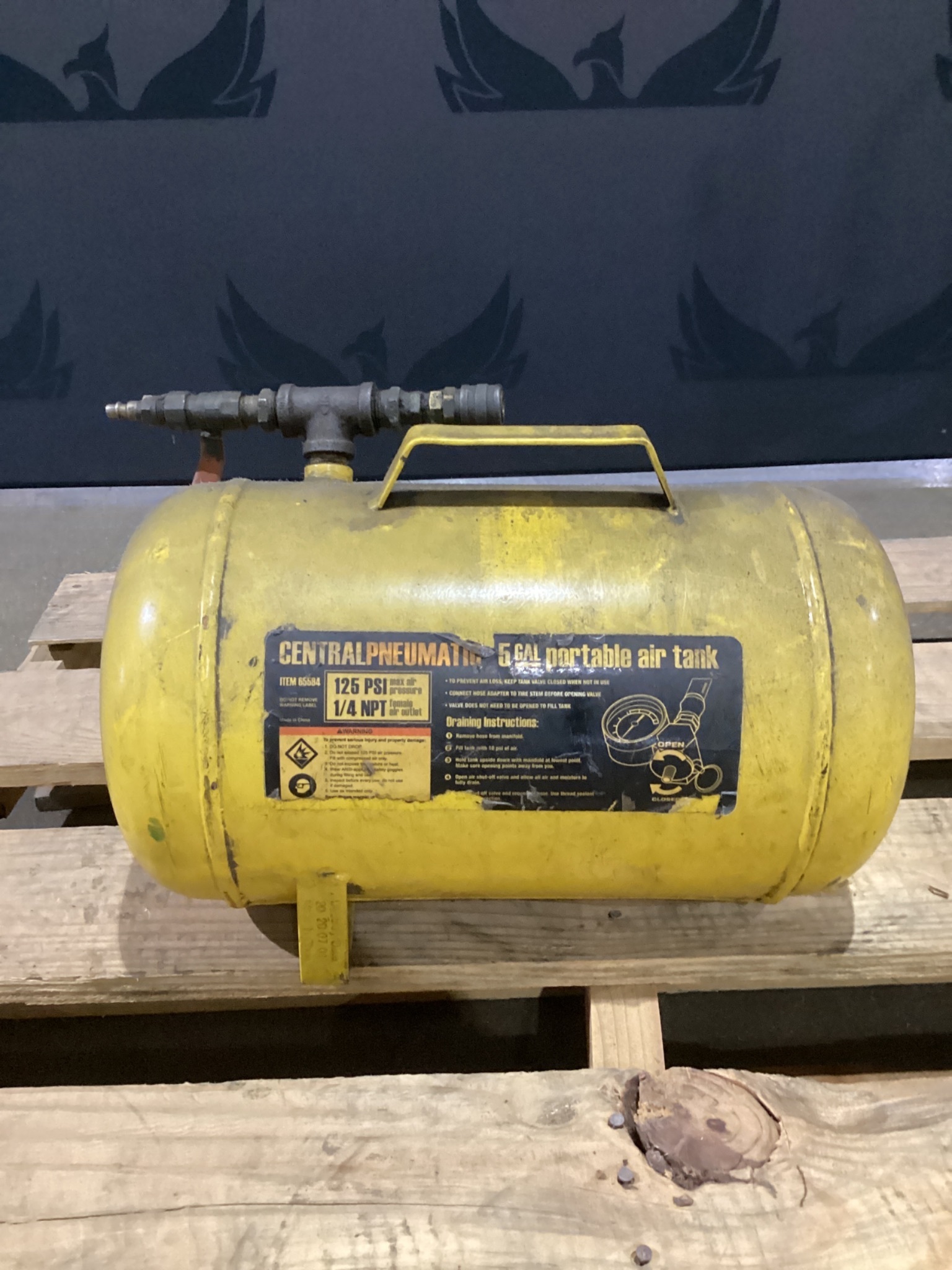 CENTRAL PNEUMATIC 65594 5 Gallon Portable Air Tank USED 0