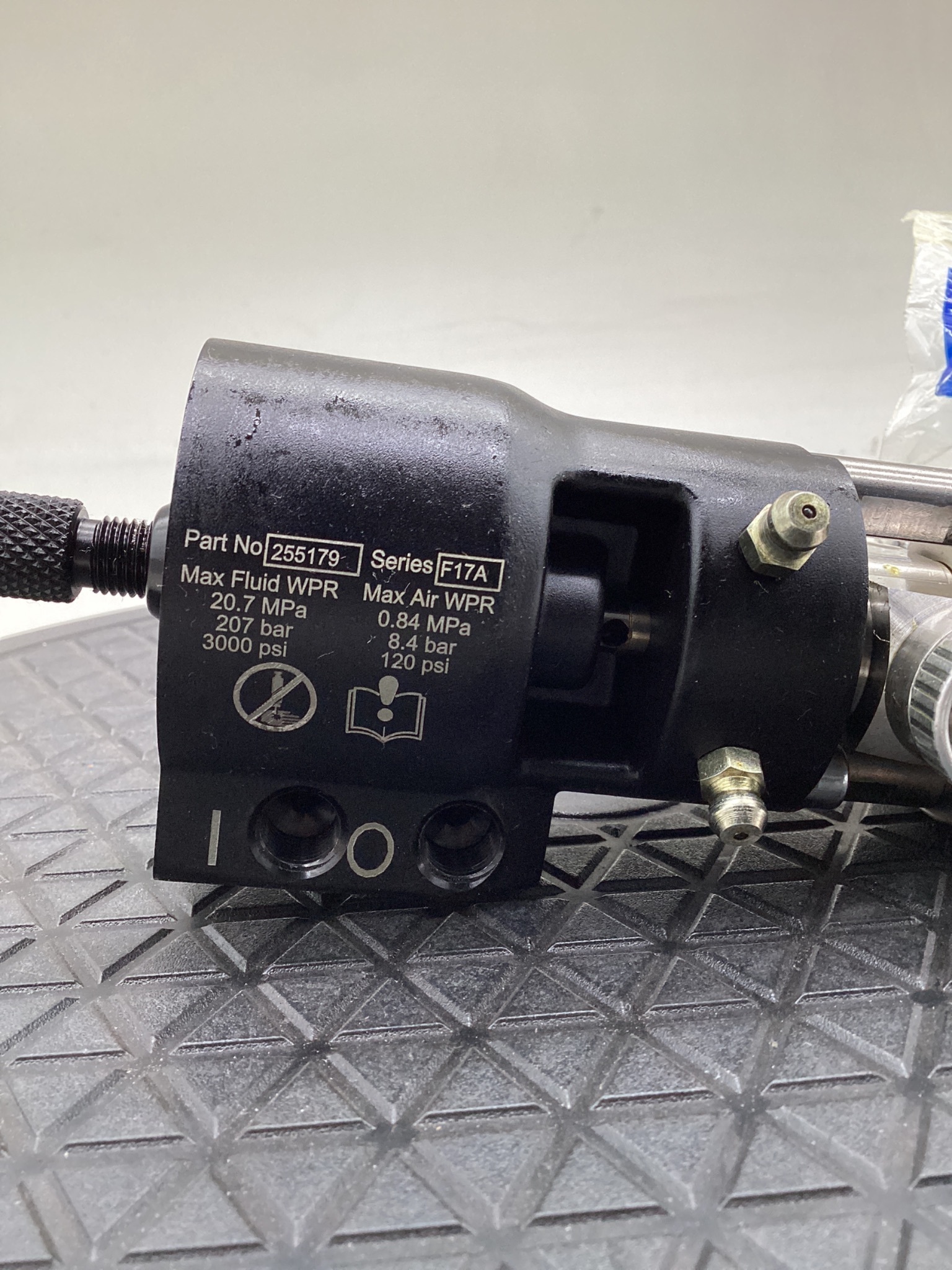GRACO 255179 MD2 Dispense Valve NEW 2