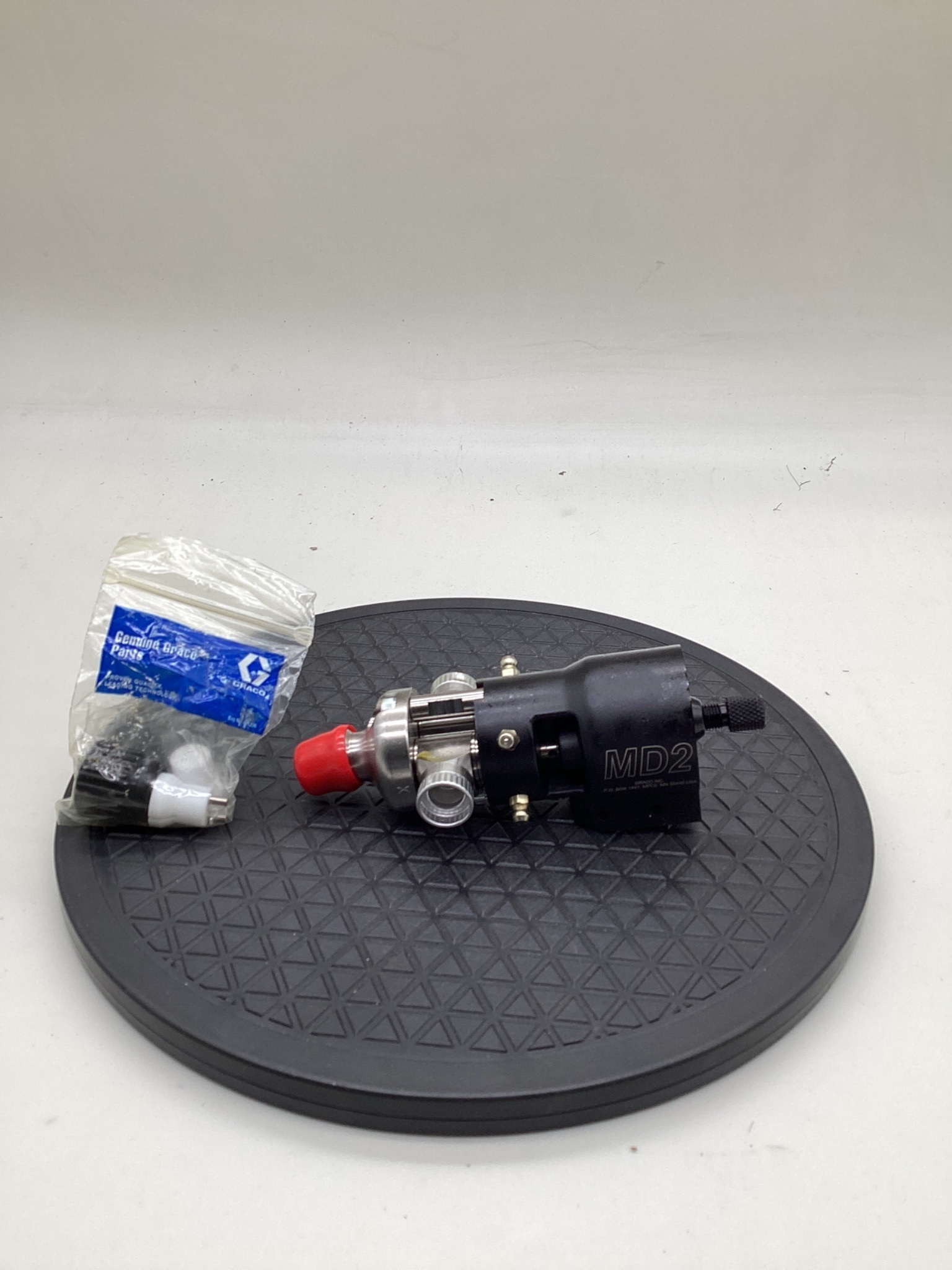 GRACO 255179 MD2 Dispense Valve NEW 3