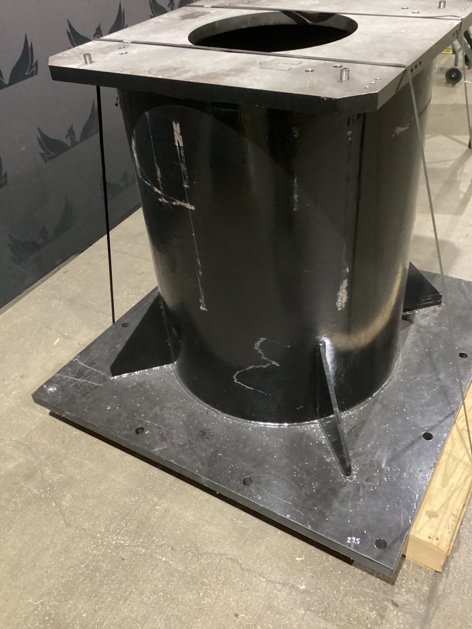 Robot Pedestal / Robot Riser USED 1