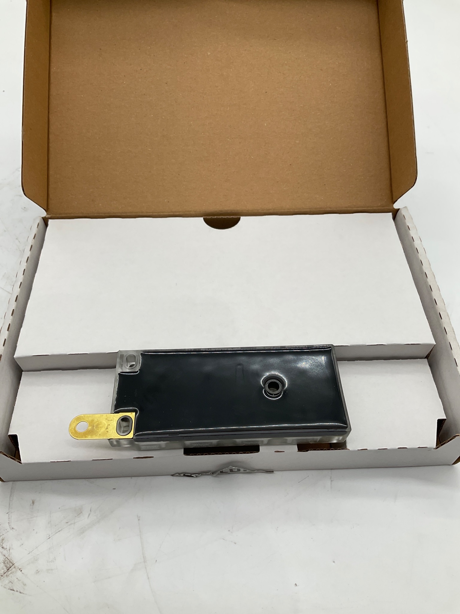 BALLUFF BNI005U BNI IOL-302-000-K006-C01 IO-Link I/O Module NEW 4