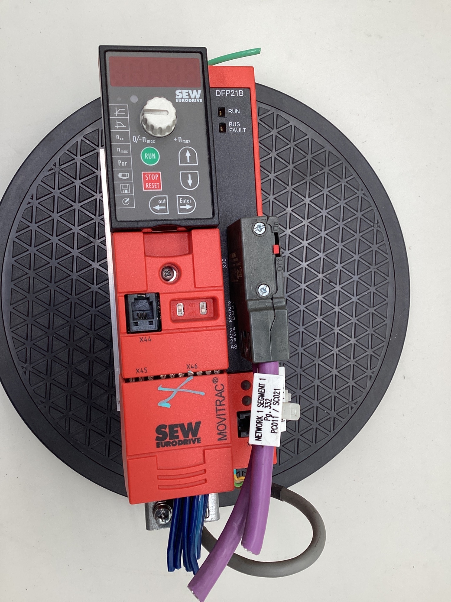 SEW-EURODRIVE MC07B0005-5A3-4-00 MOVITRAC B Variable Frequency Drive USED 2