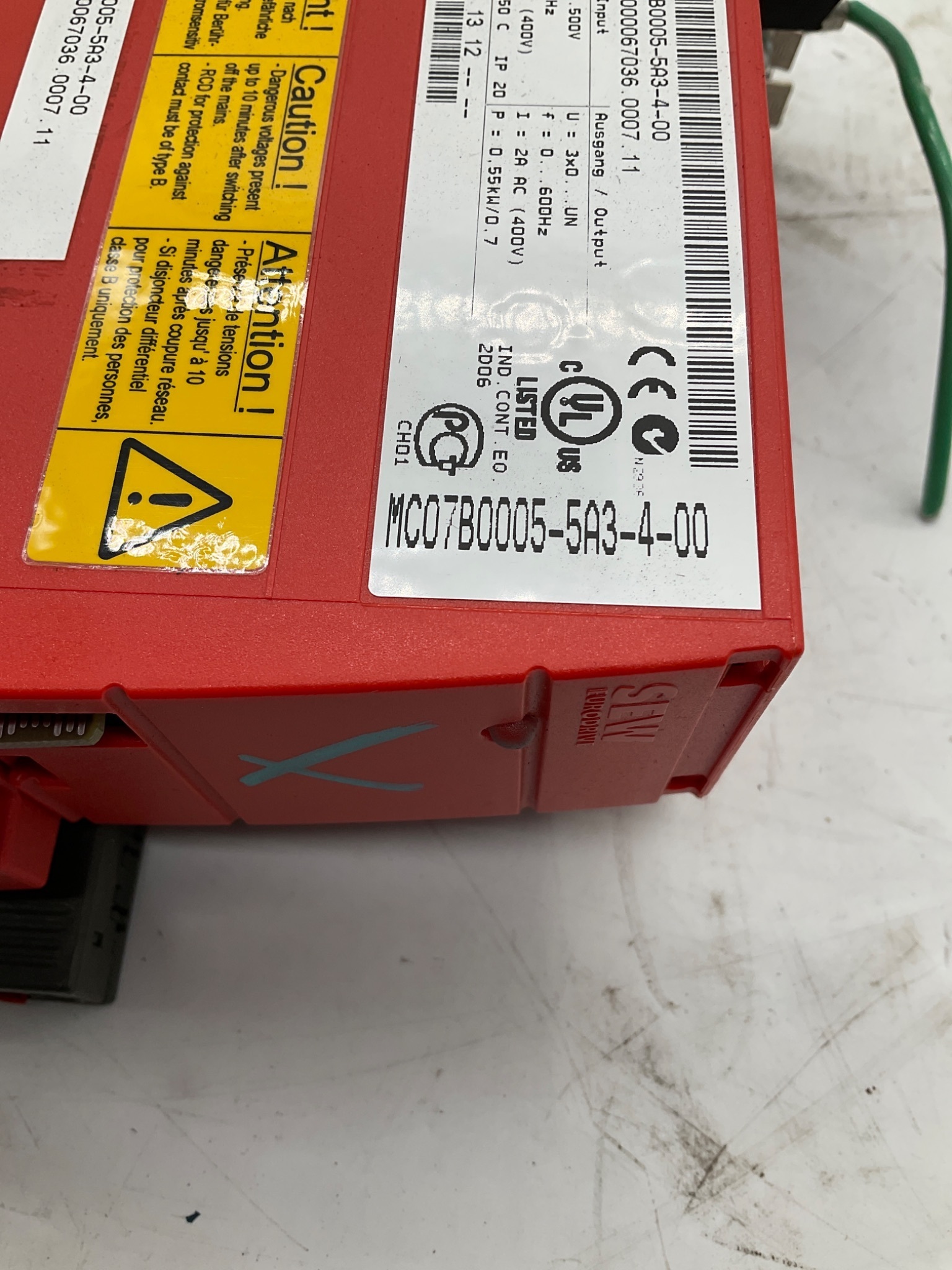 SEW-EURODRIVE MC07B0005-5A3-4-00 MOVITRAC B Variable Frequency Drive USED 1