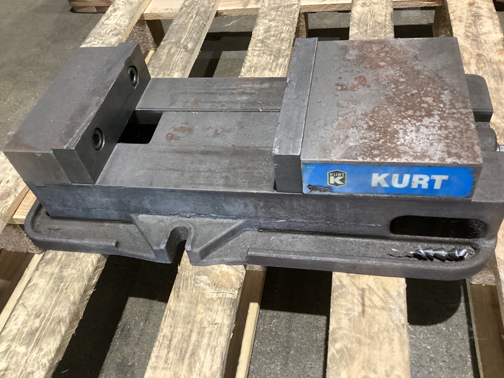 KURT D810-000463 8 In Machine Vise USED 2