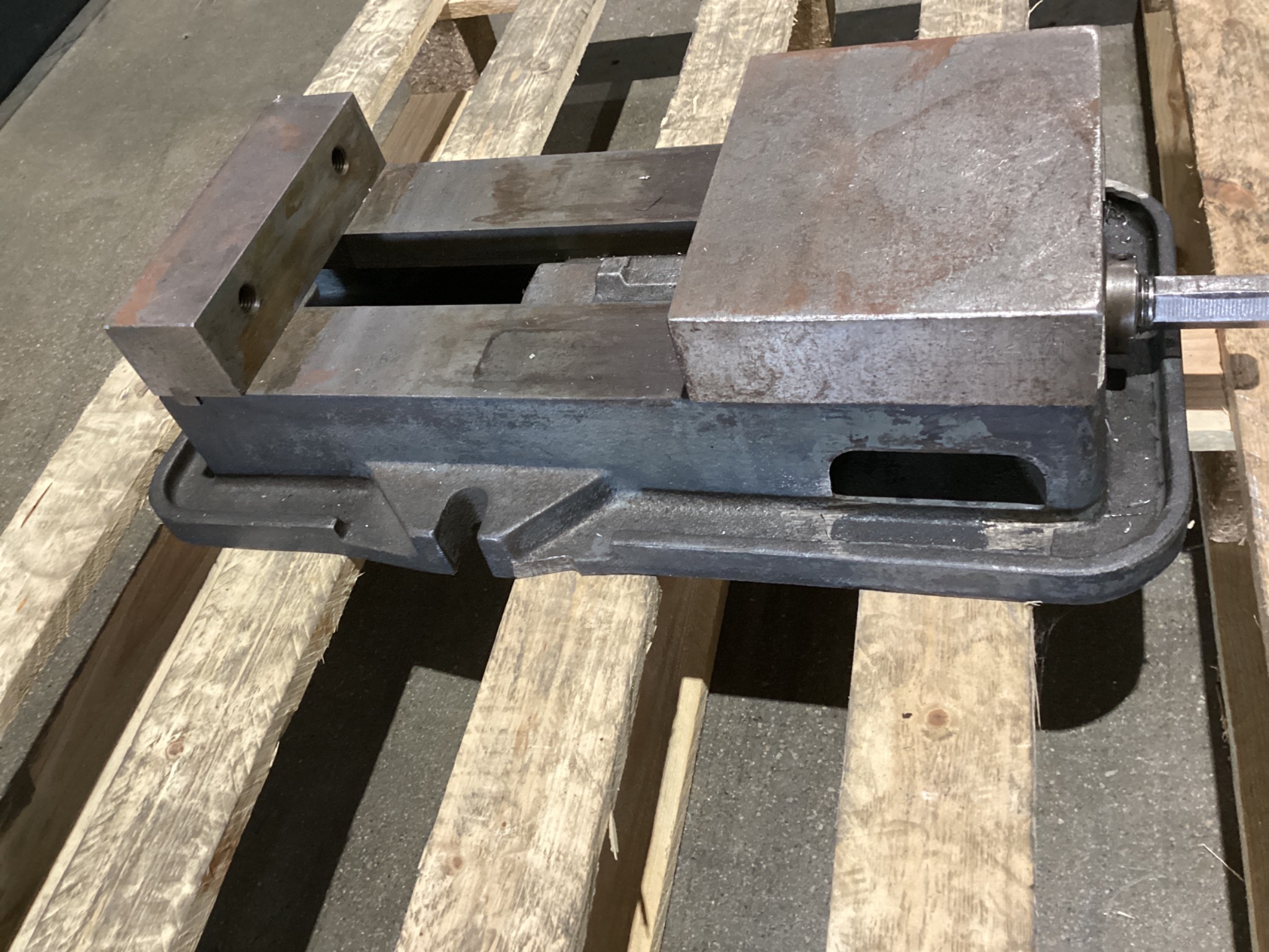 KURT D810-000463 Machine Vise USED 1